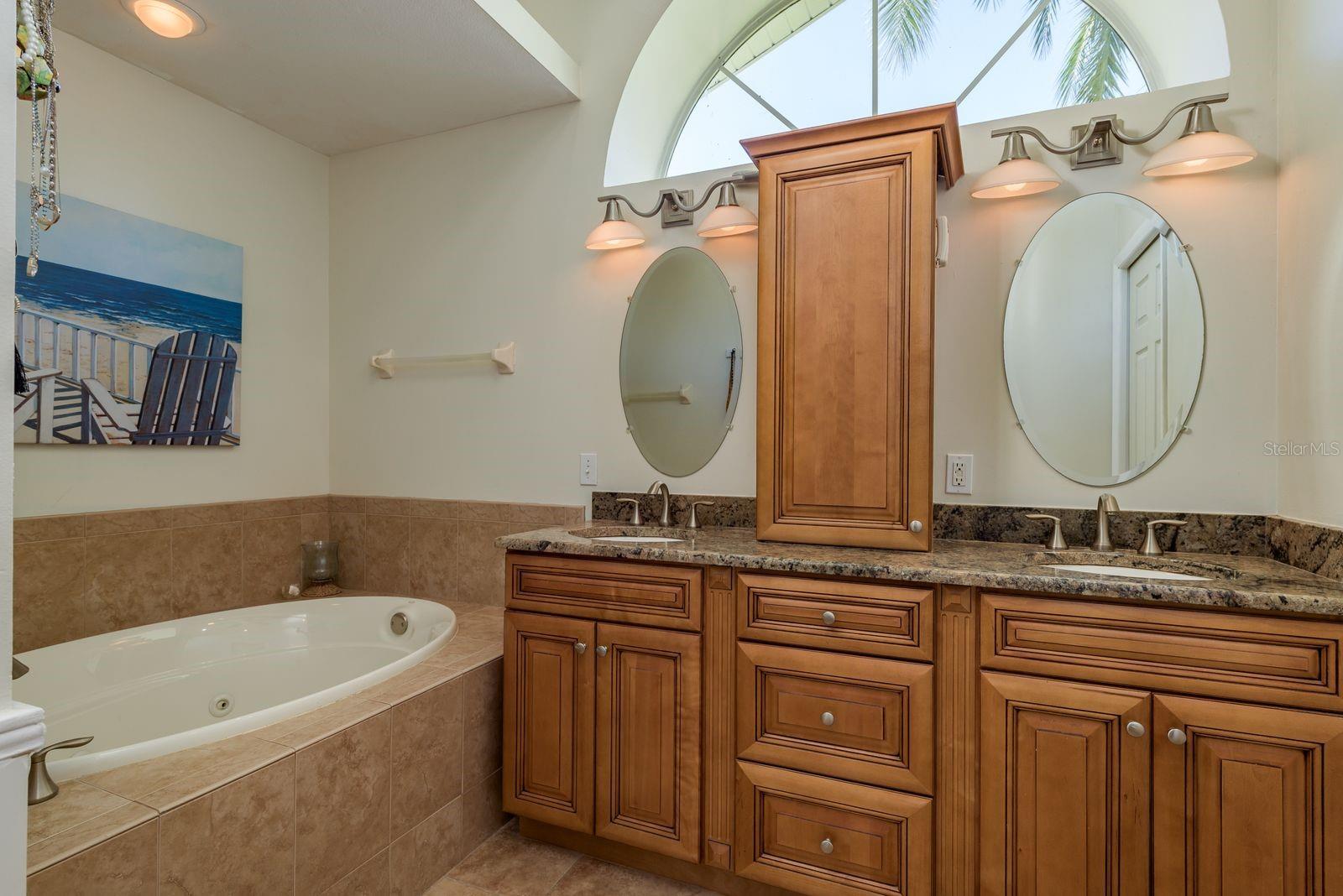 Image 16 of 28 For 2800 Resnik Circle W