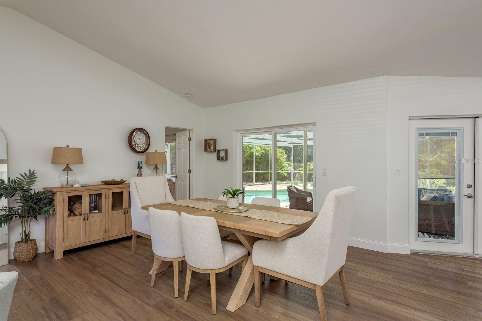 Image 5 of 28 For 2800 Resnik Circle W
