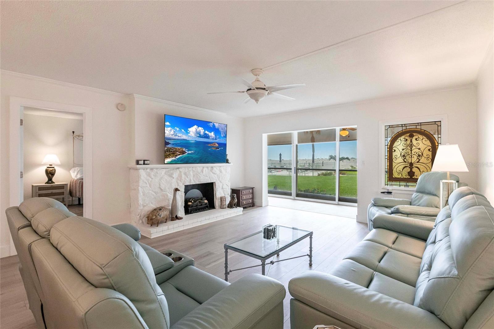Image 13 of 38 For 1150 Tarpon Center Drive 1d