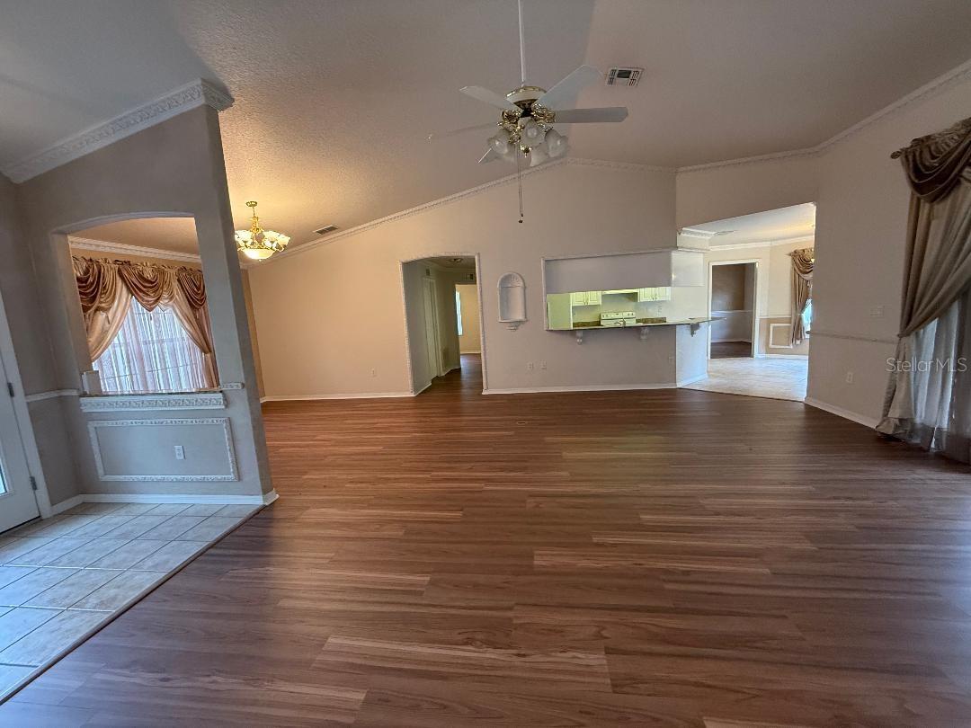 Image 8 of 73 For 8501 Boyce Street