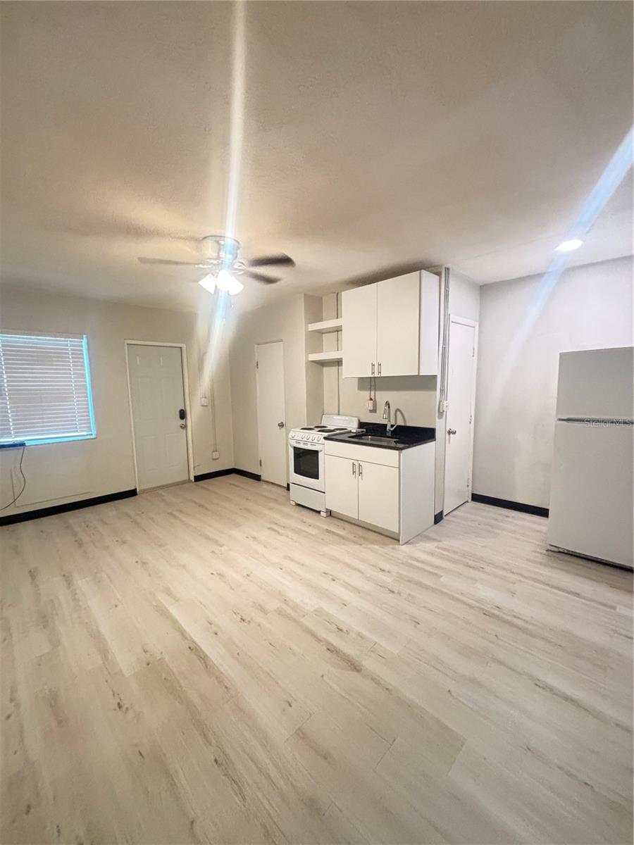Image 4 of 6 For 707 Rosery Road Nw 2