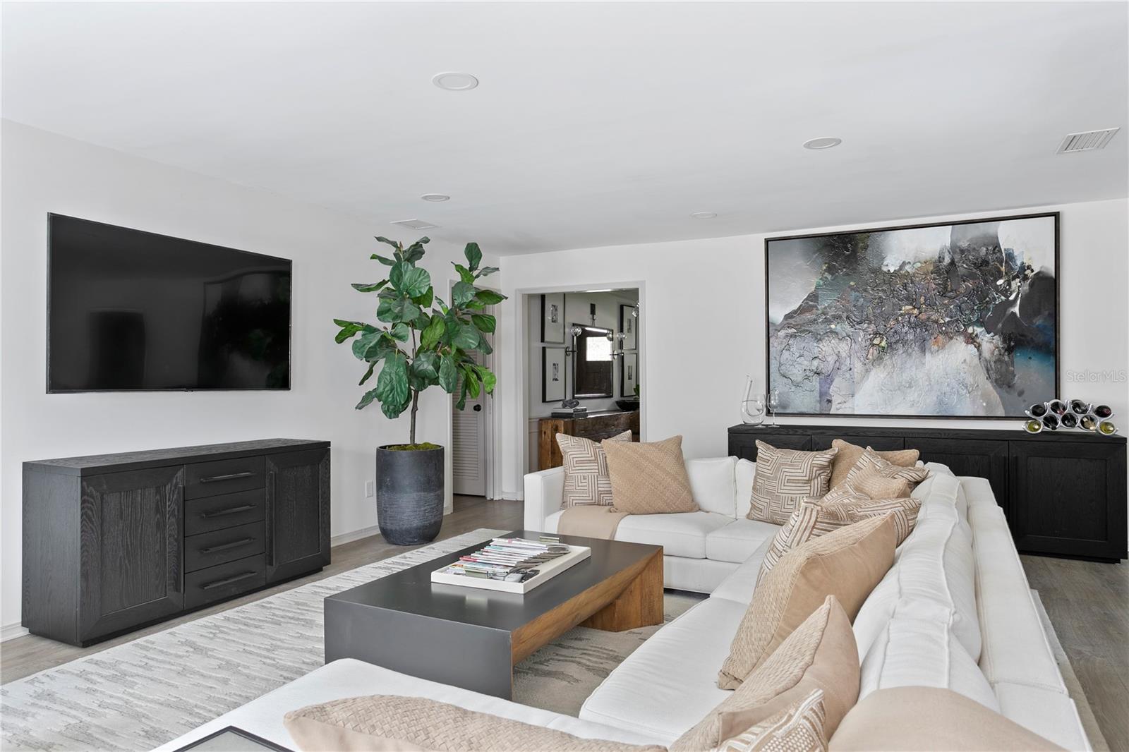 Image 10 of 39 For 4708 Neptune Street