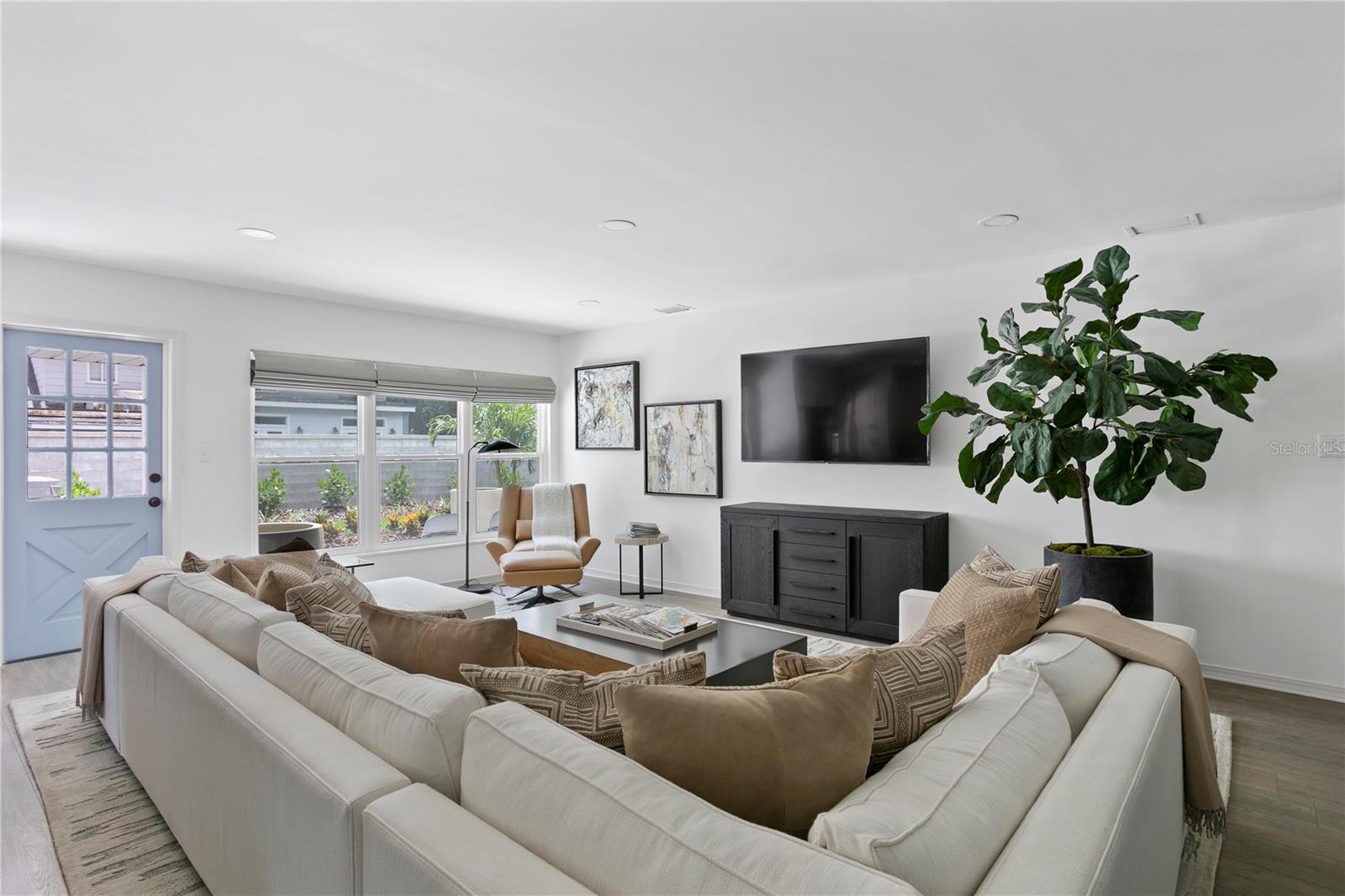 Image 11 of 39 For 4708 Neptune Street
