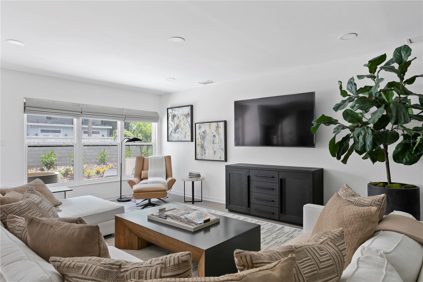 Image 12 of 39 For 4708 Neptune Street
