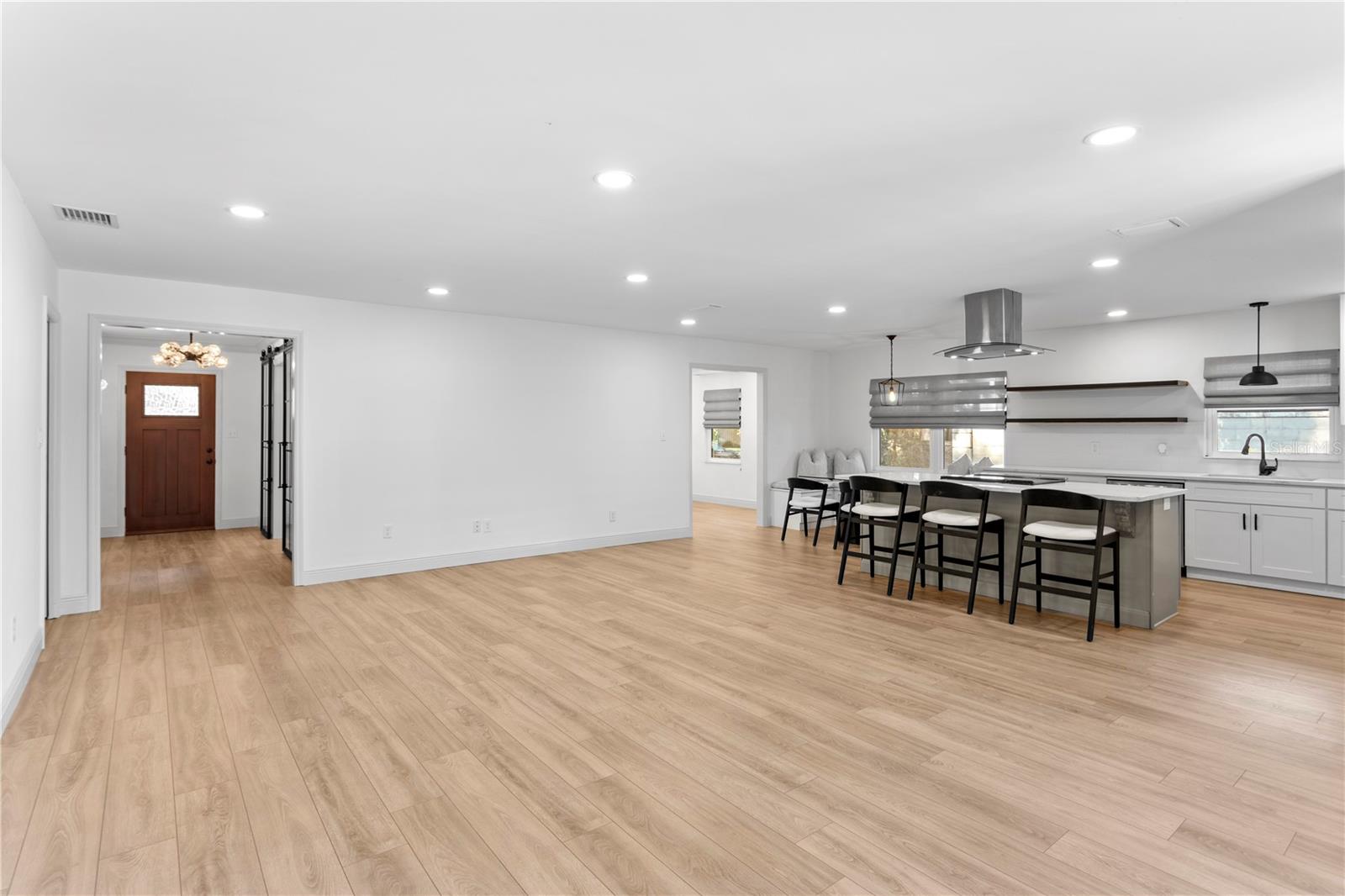 Image 13 of 39 For 4708 Neptune Street