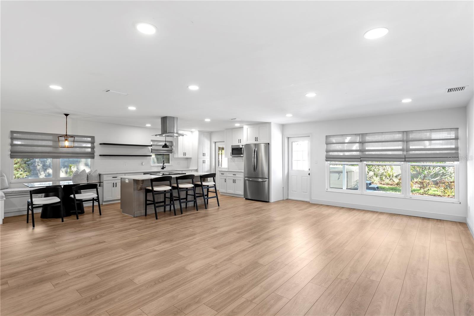 Image 14 of 39 For 4708 Neptune Street