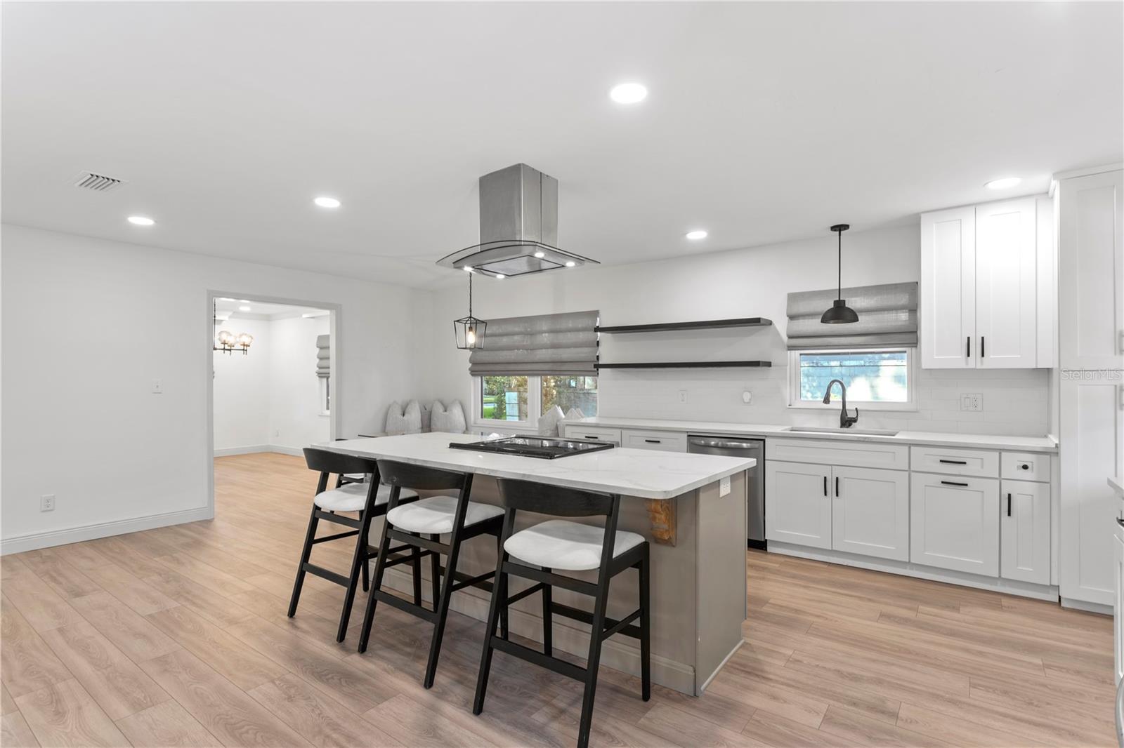 Image 17 of 39 For 4708 Neptune Street