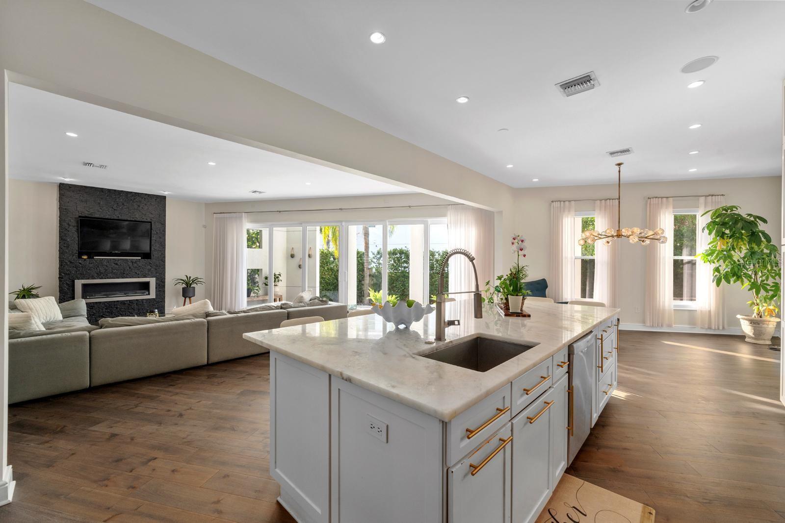 Image 18 of 50 For 2711 Trilby Avenue