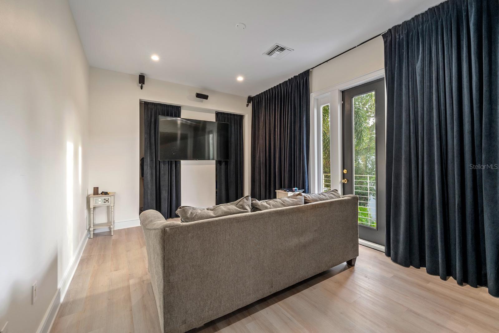 Image 33 of 50 For 2711 Trilby Avenue