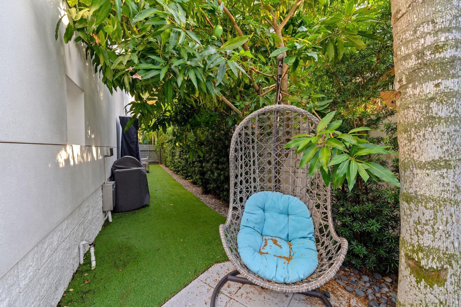 Image 4 of 50 For 2711 Trilby Avenue