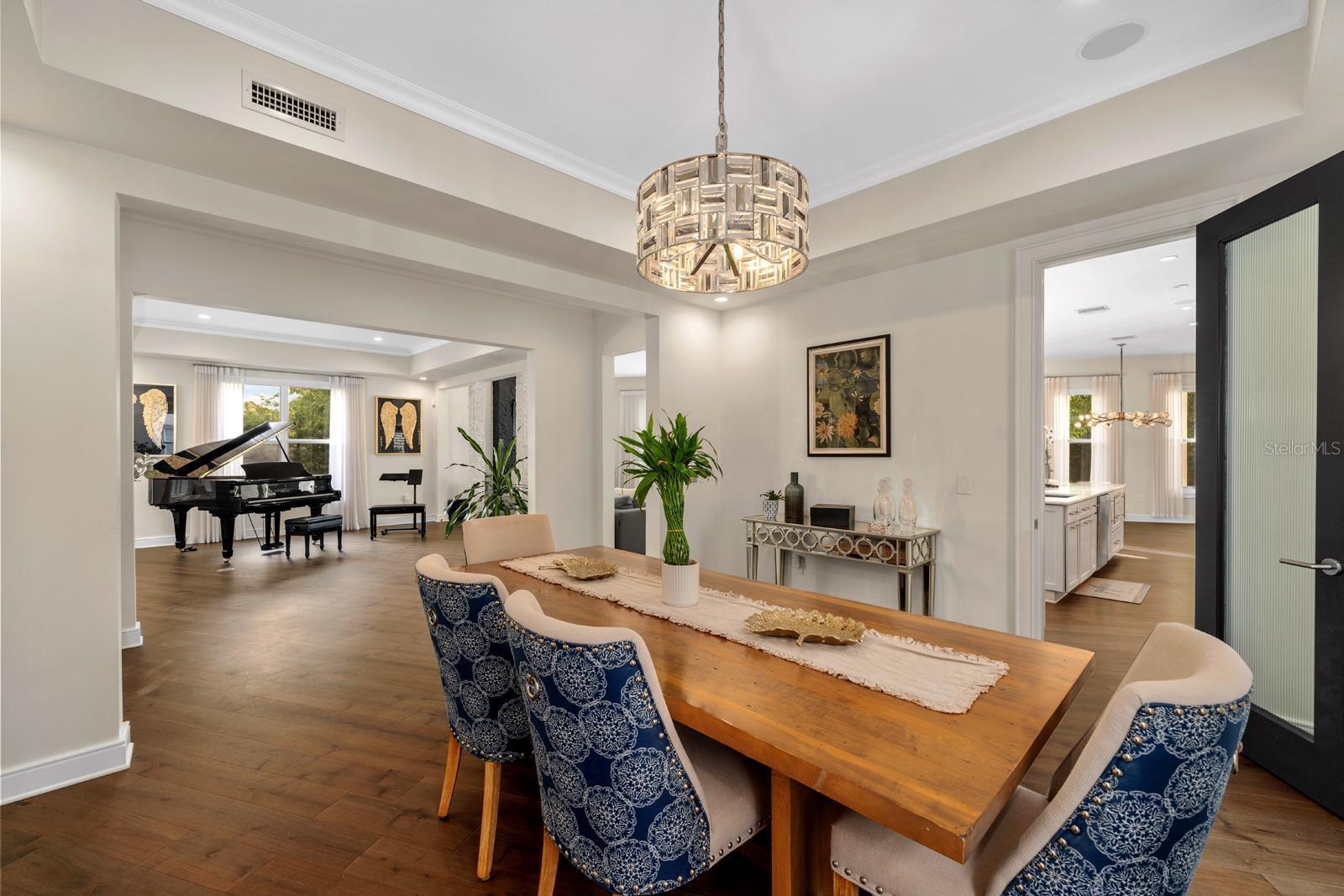 Image 5 of 50 For 2711 Trilby Avenue