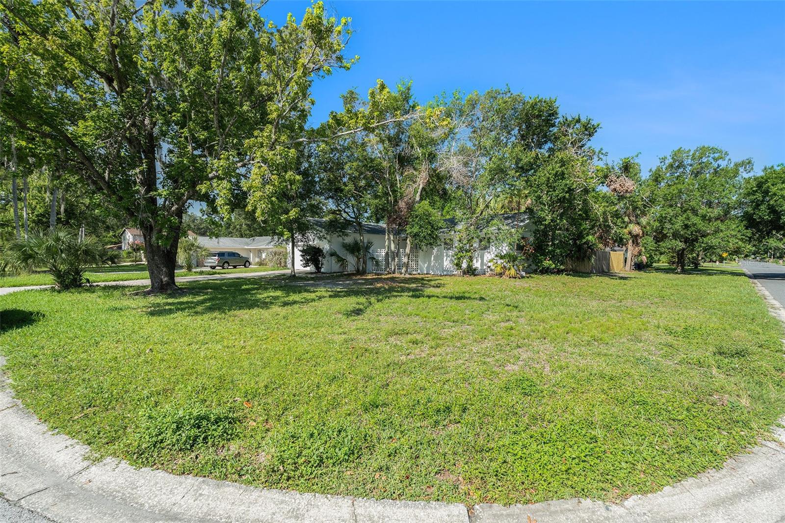 Image 3 of 26 For 801 Lamont Place