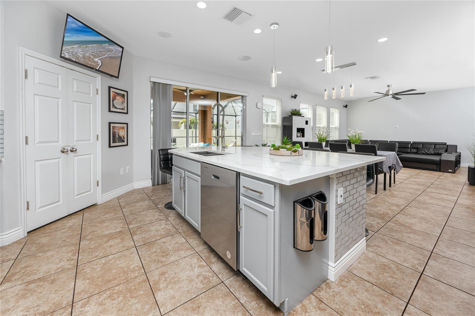 Listing photo id 9 for 1601 Fox Grape Loop