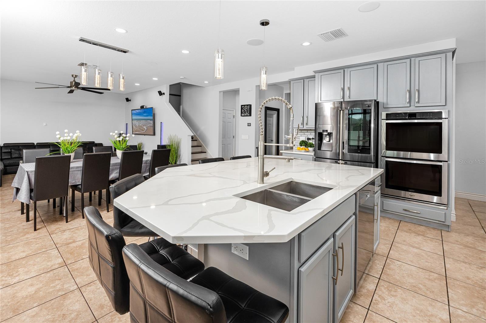Listing photo id 10 for 1601 Fox Grape Loop