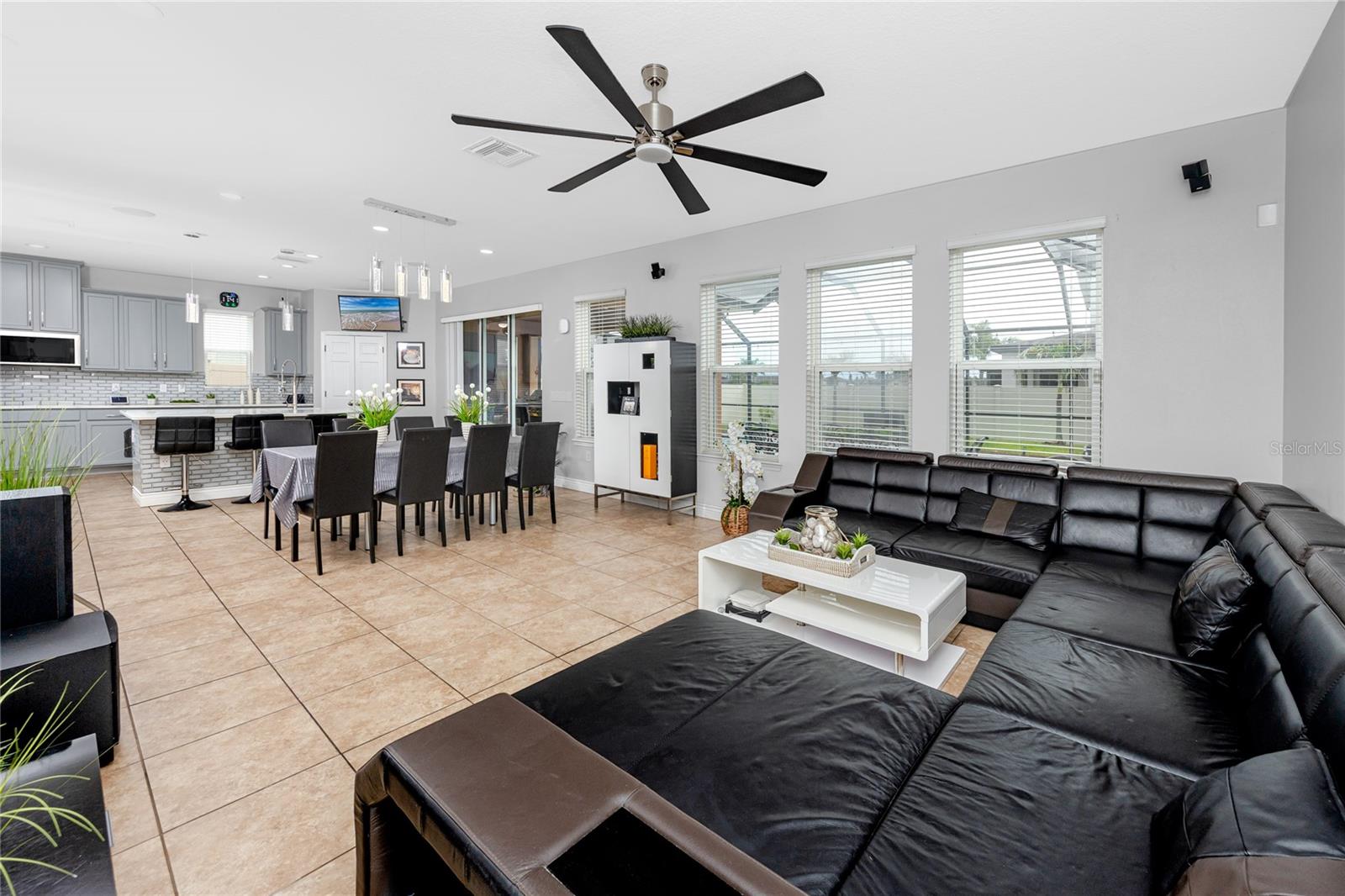 Listing photo id 12 for 1601 Fox Grape Loop