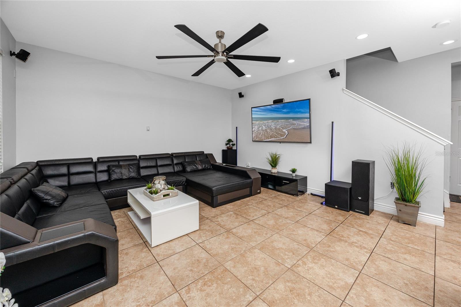 Listing photo id 13 for 1601 Fox Grape Loop