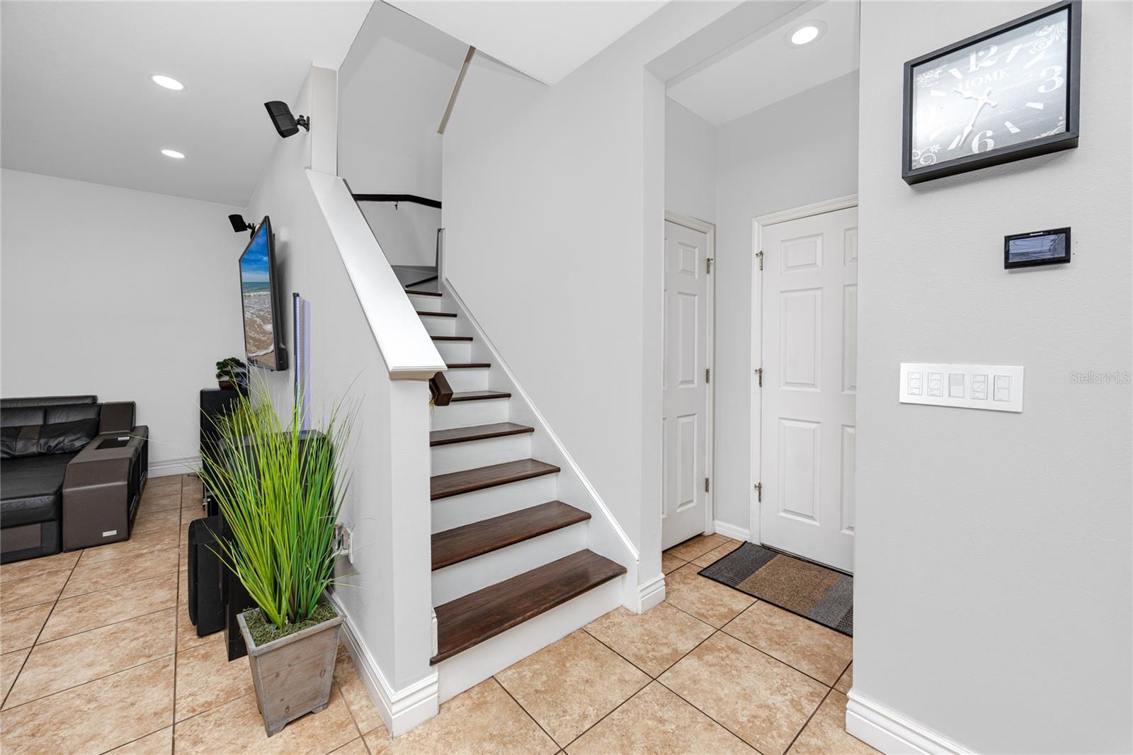 Listing photo id 14 for 1601 Fox Grape Loop