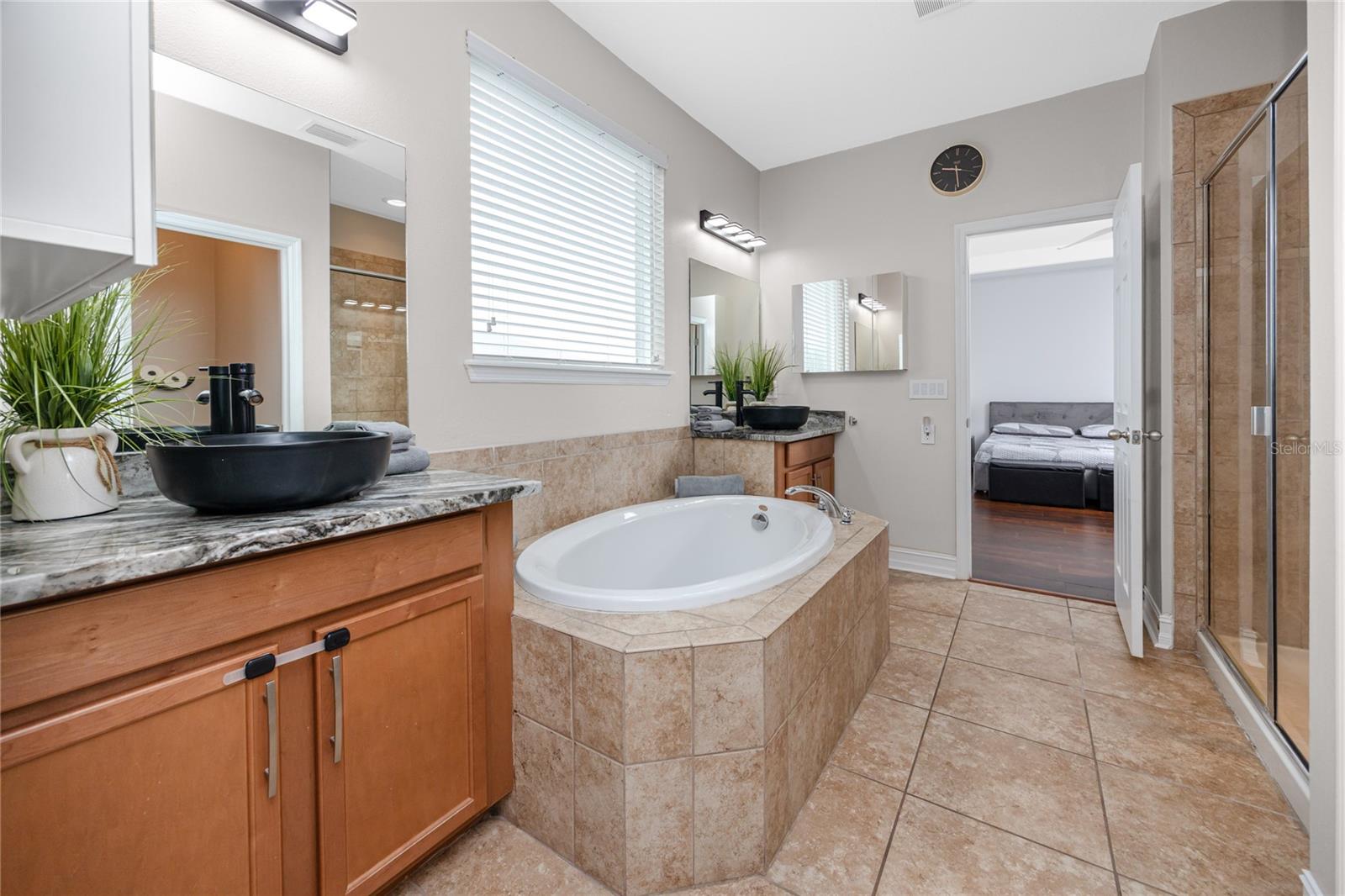Listing photo id 25 for 1601 Fox Grape Loop