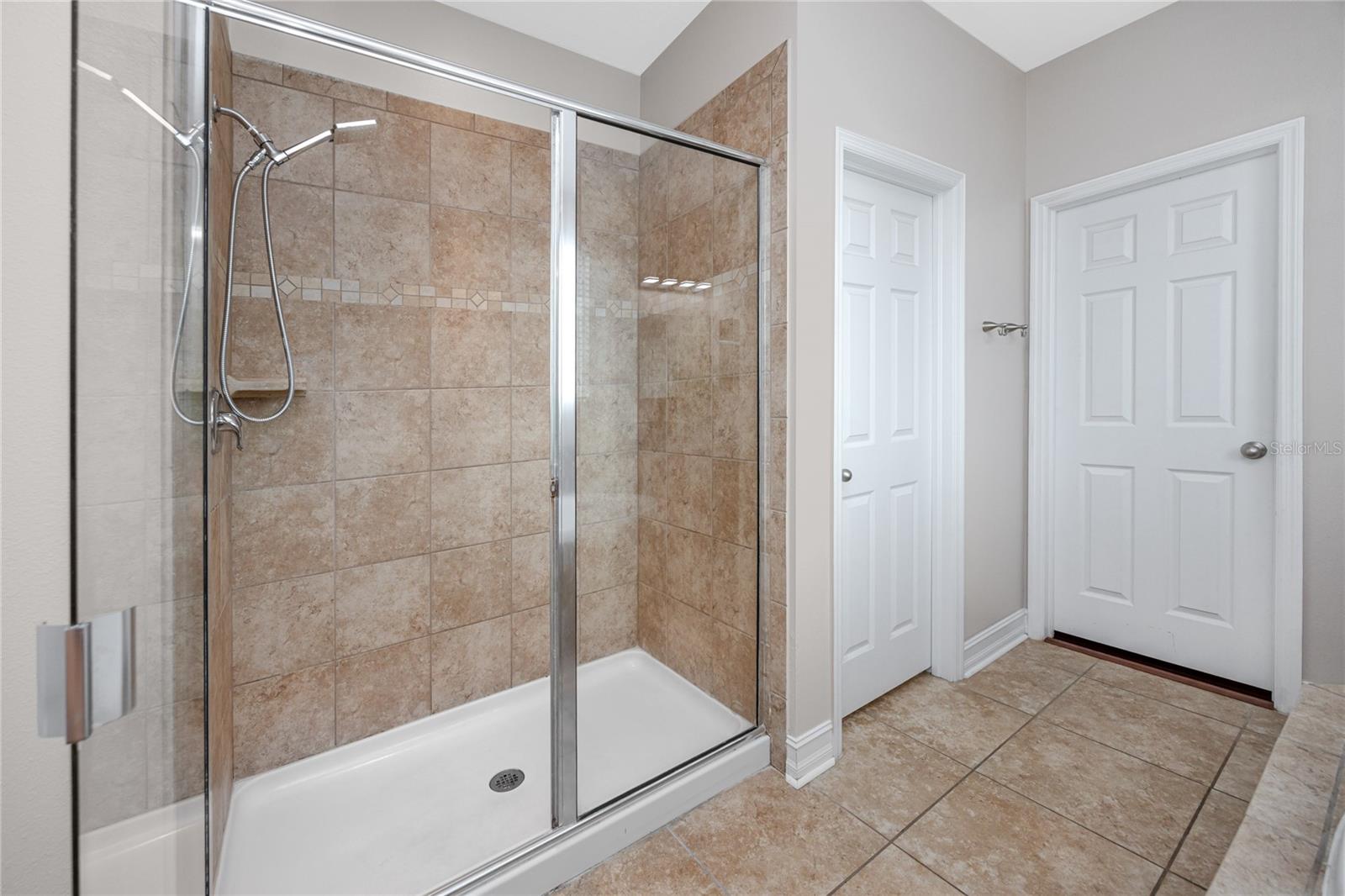 Listing photo id 26 for 1601 Fox Grape Loop