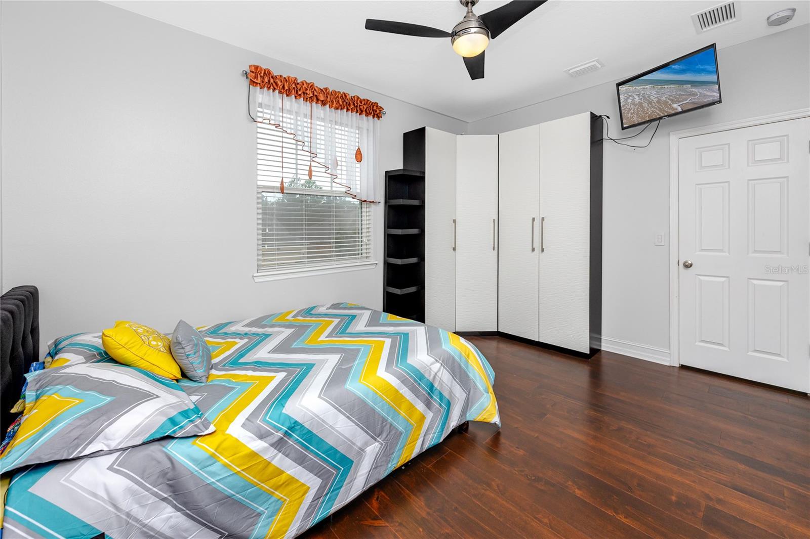 Listing photo id 28 for 1601 Fox Grape Loop