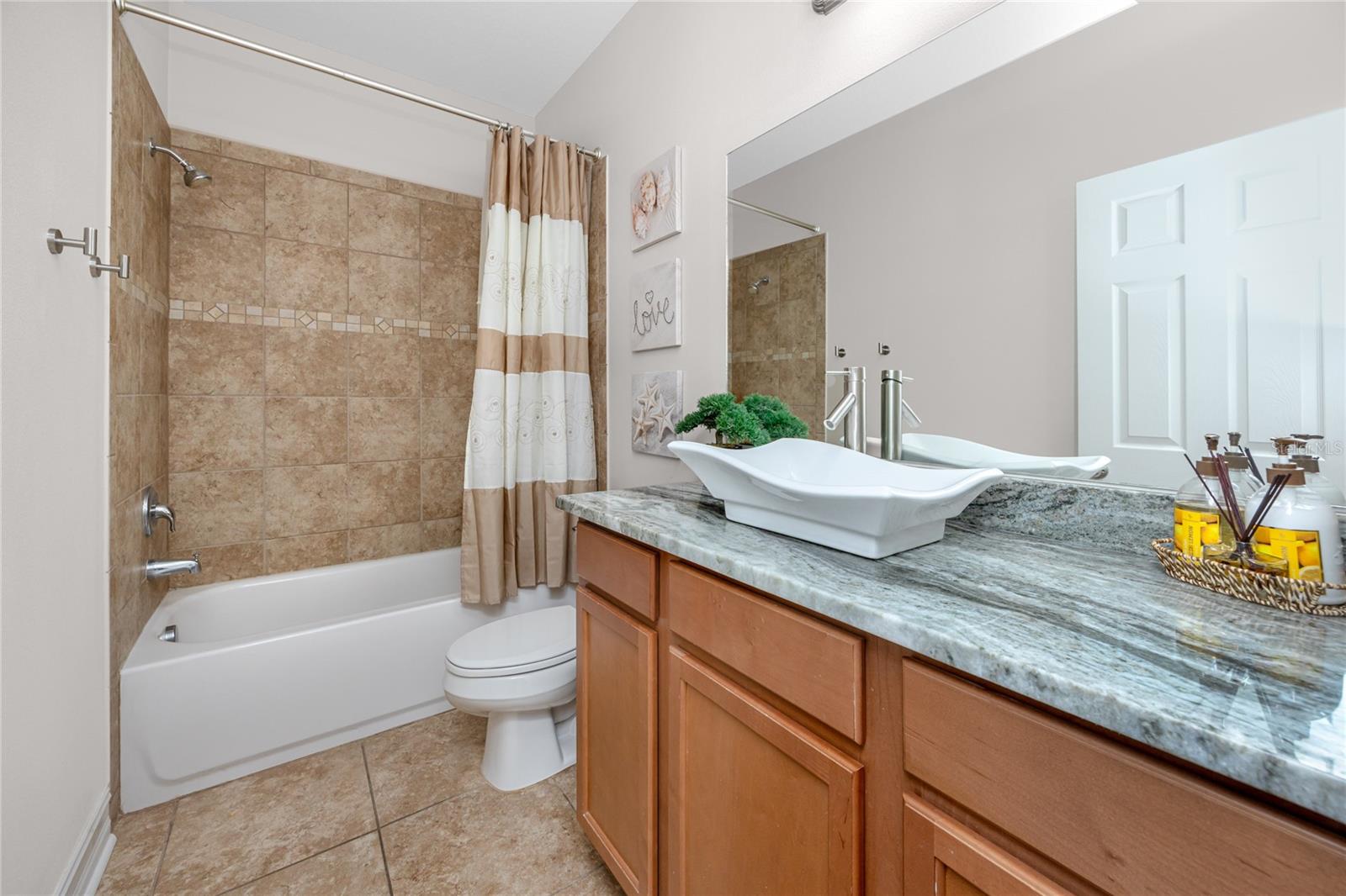 Listing photo id 30 for 1601 Fox Grape Loop