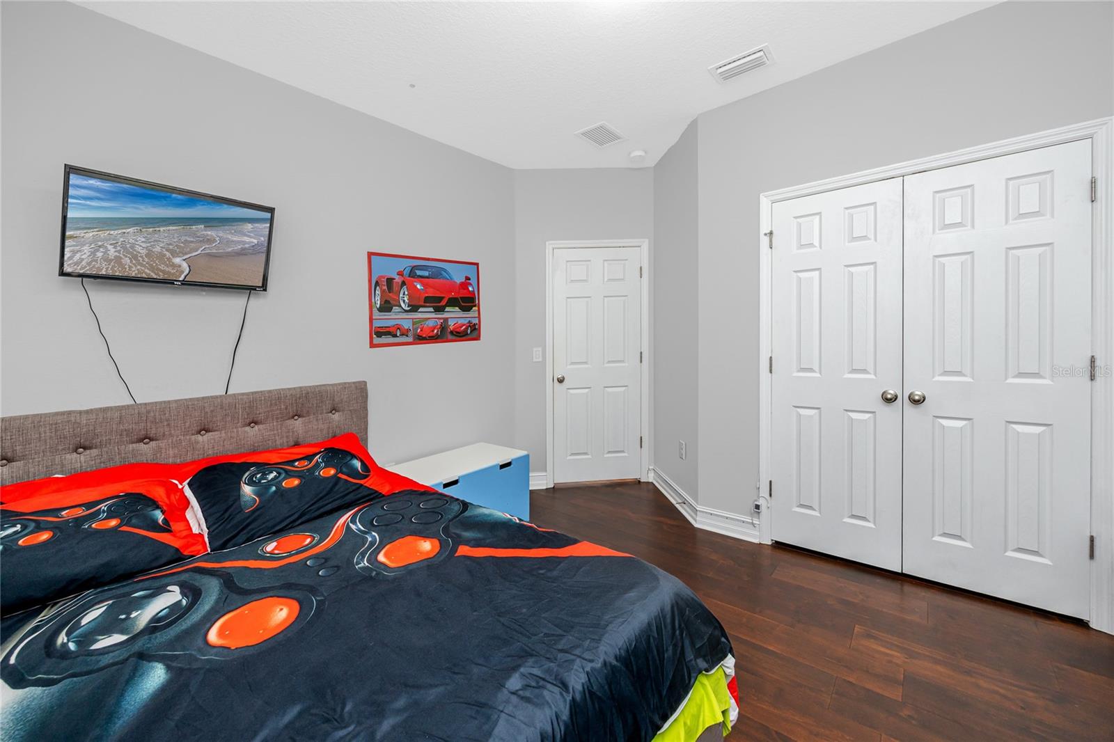 Listing photo id 36 for 1601 Fox Grape Loop