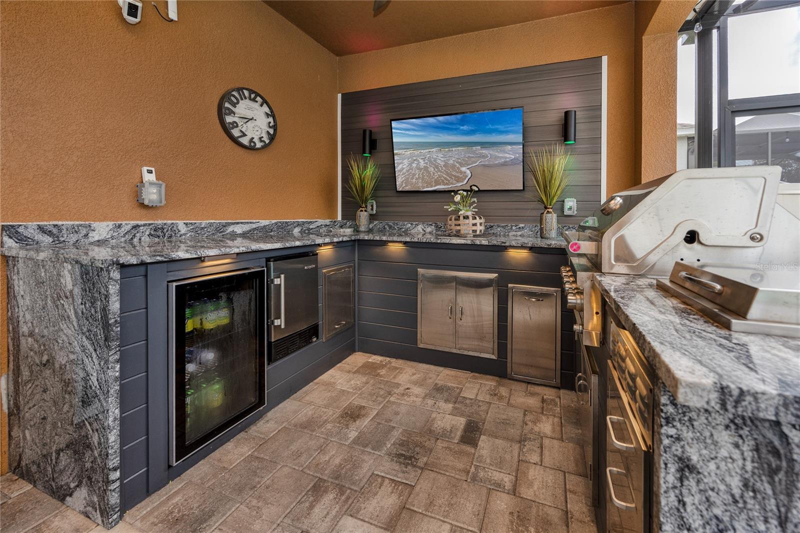 Listing photo id 39 for 1601 Fox Grape Loop