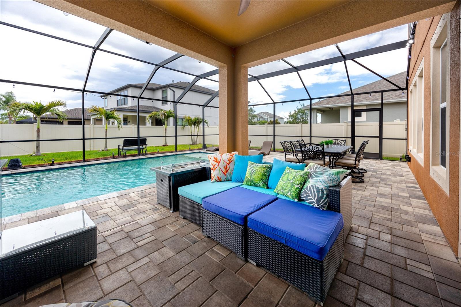 Listing photo id 40 for 1601 Fox Grape Loop
