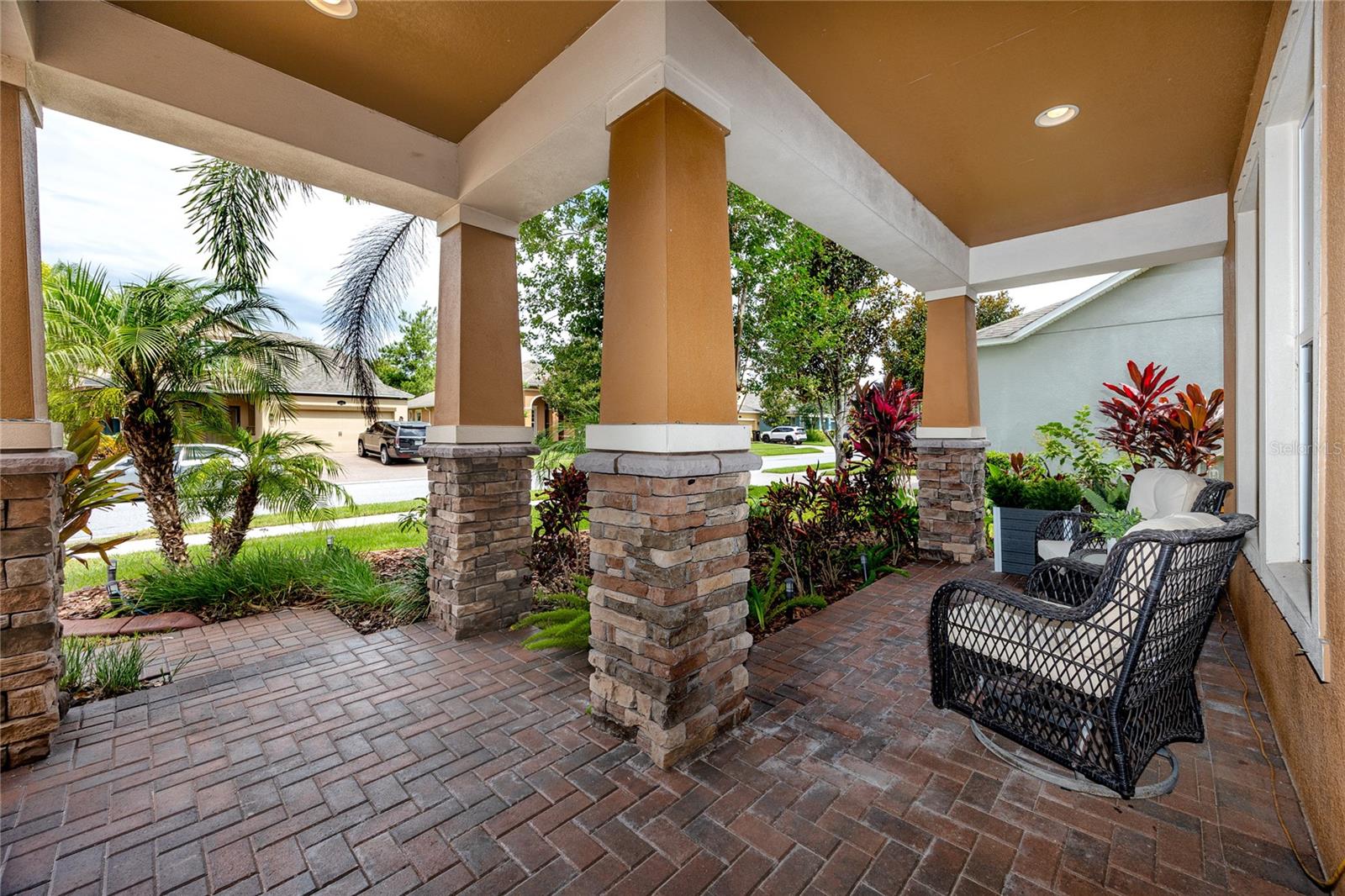 Listing photo id 3 for 1601 Fox Grape Loop