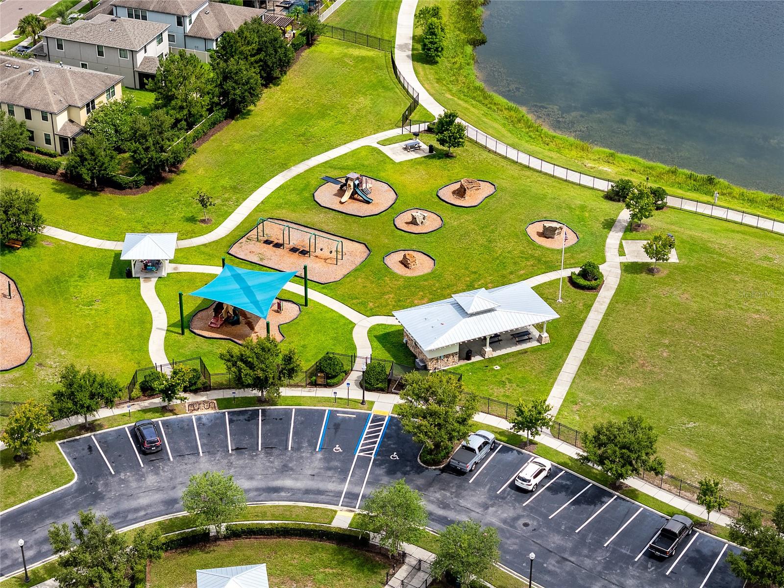 Listing photo id 52 for 1601 Fox Grape Loop
