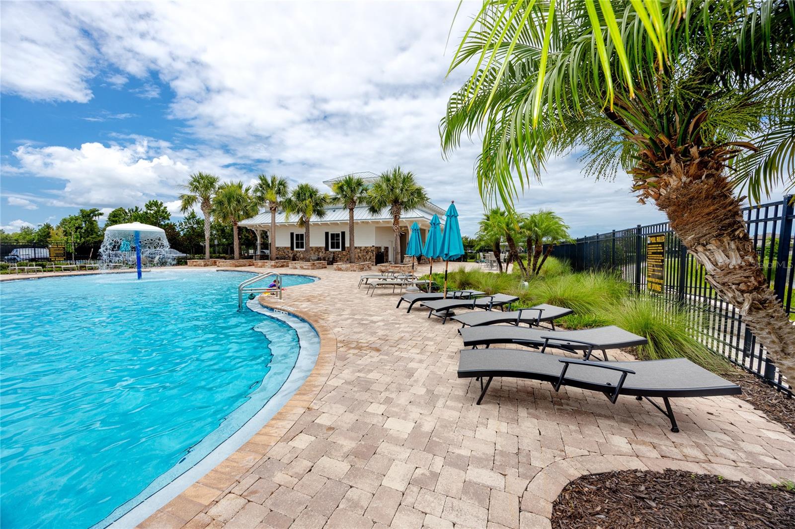Listing photo id 58 for 1601 Fox Grape Loop
