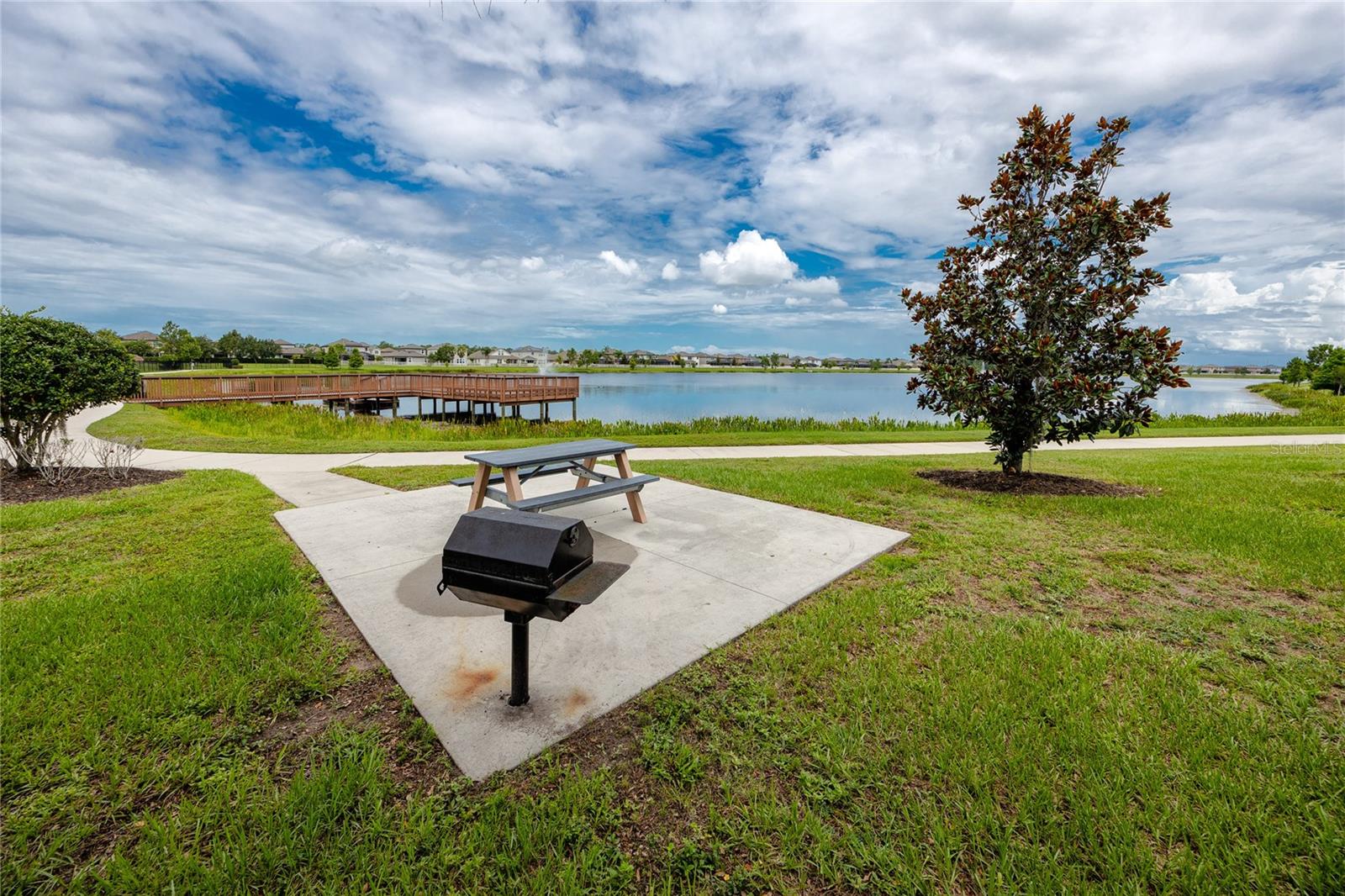 Listing photo id 65 for 1601 Fox Grape Loop