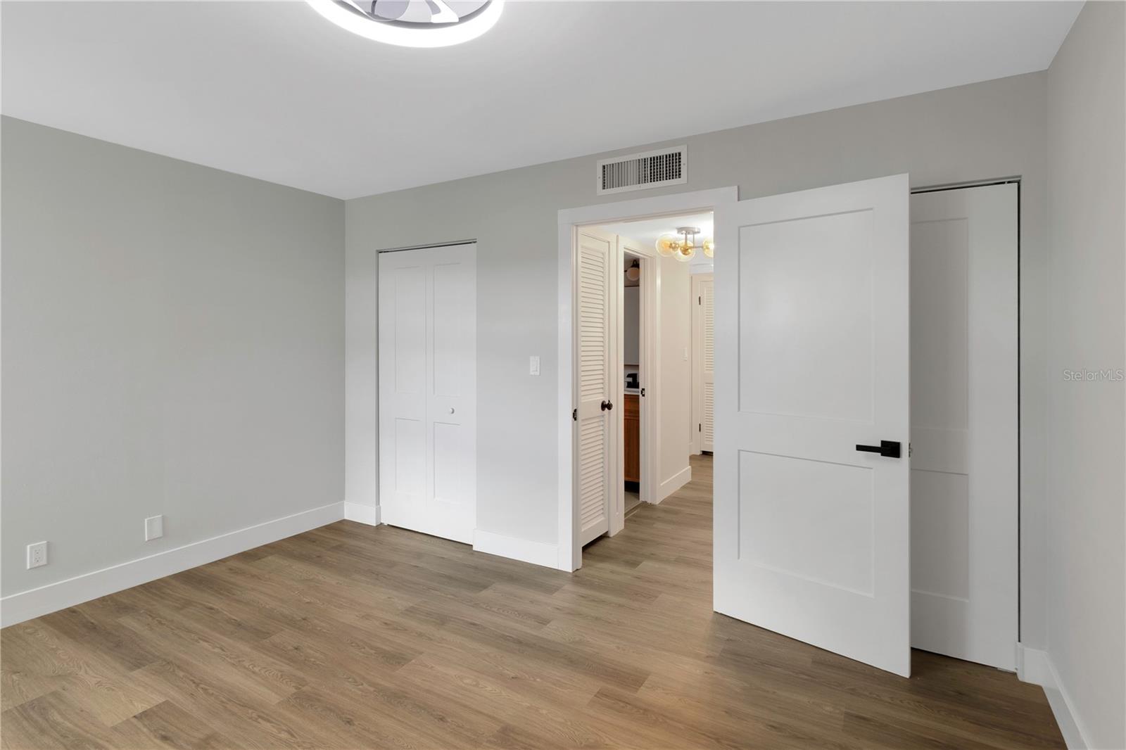 Image 17 of 27 For 400 64th Avenue 502