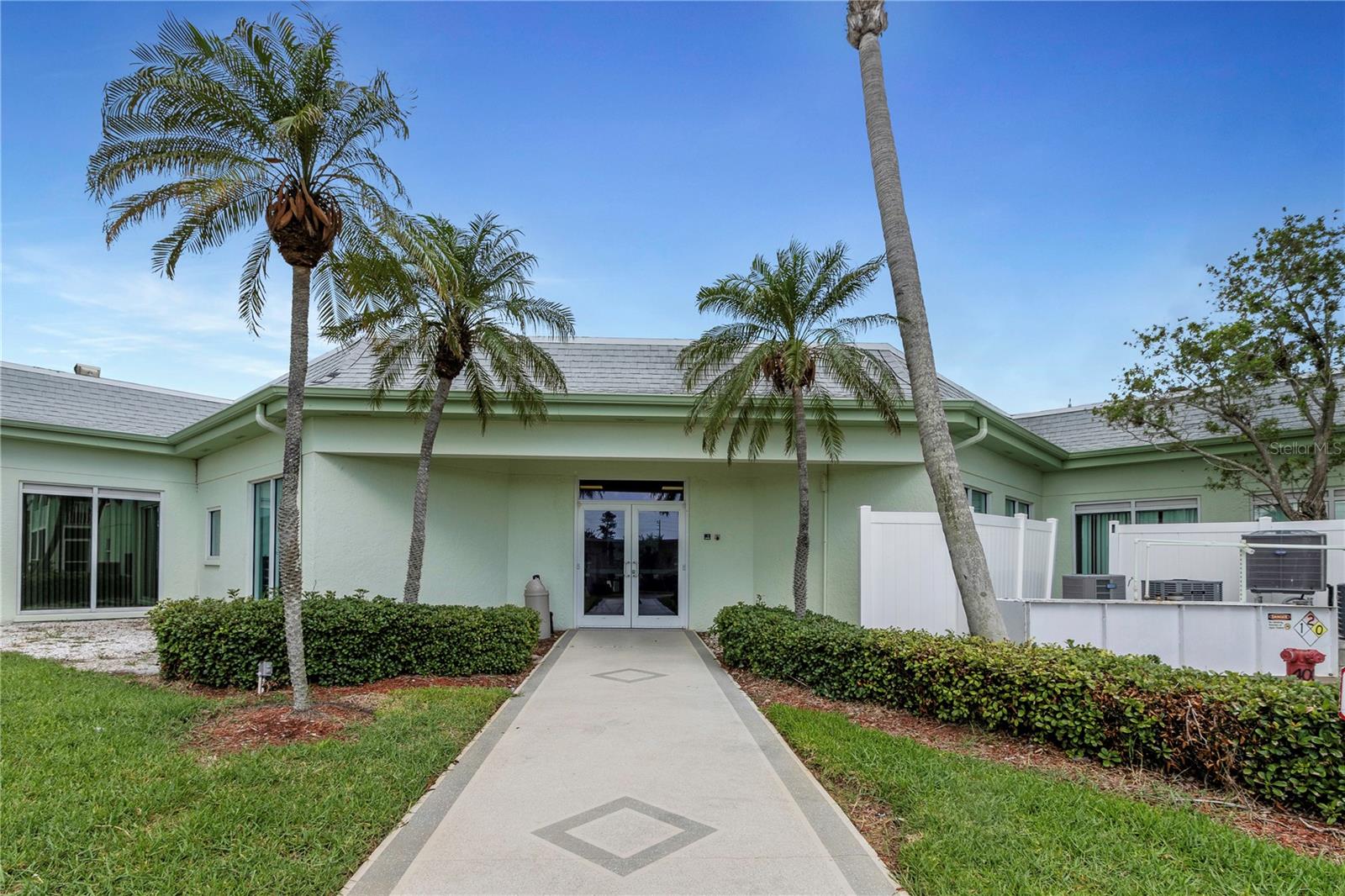 Image 21 of 27 For 400 64th Avenue 502