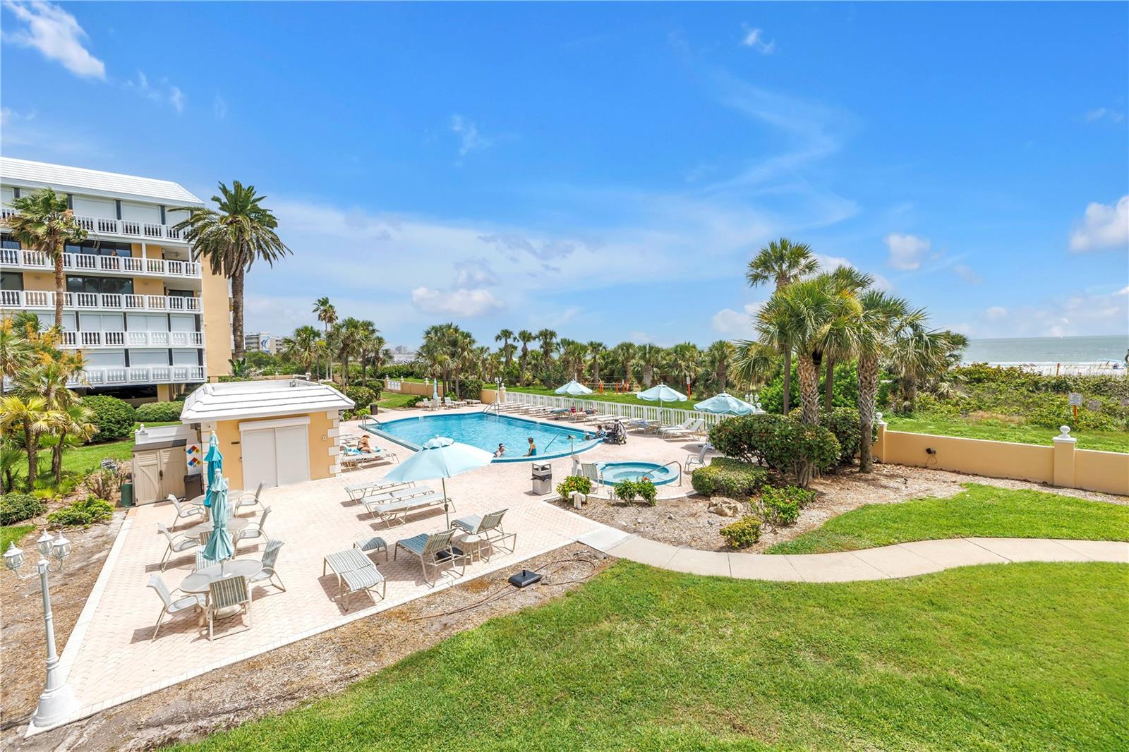 Image 18 of 64 For 6600 Sunset Way  118