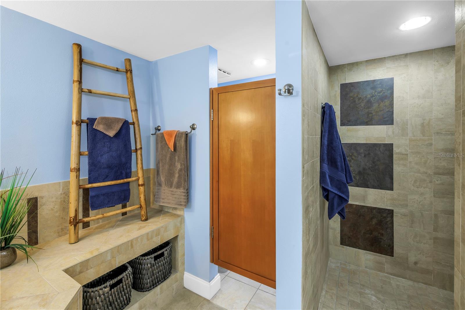 Image 30 of 64 For 6600 Sunset Way  118