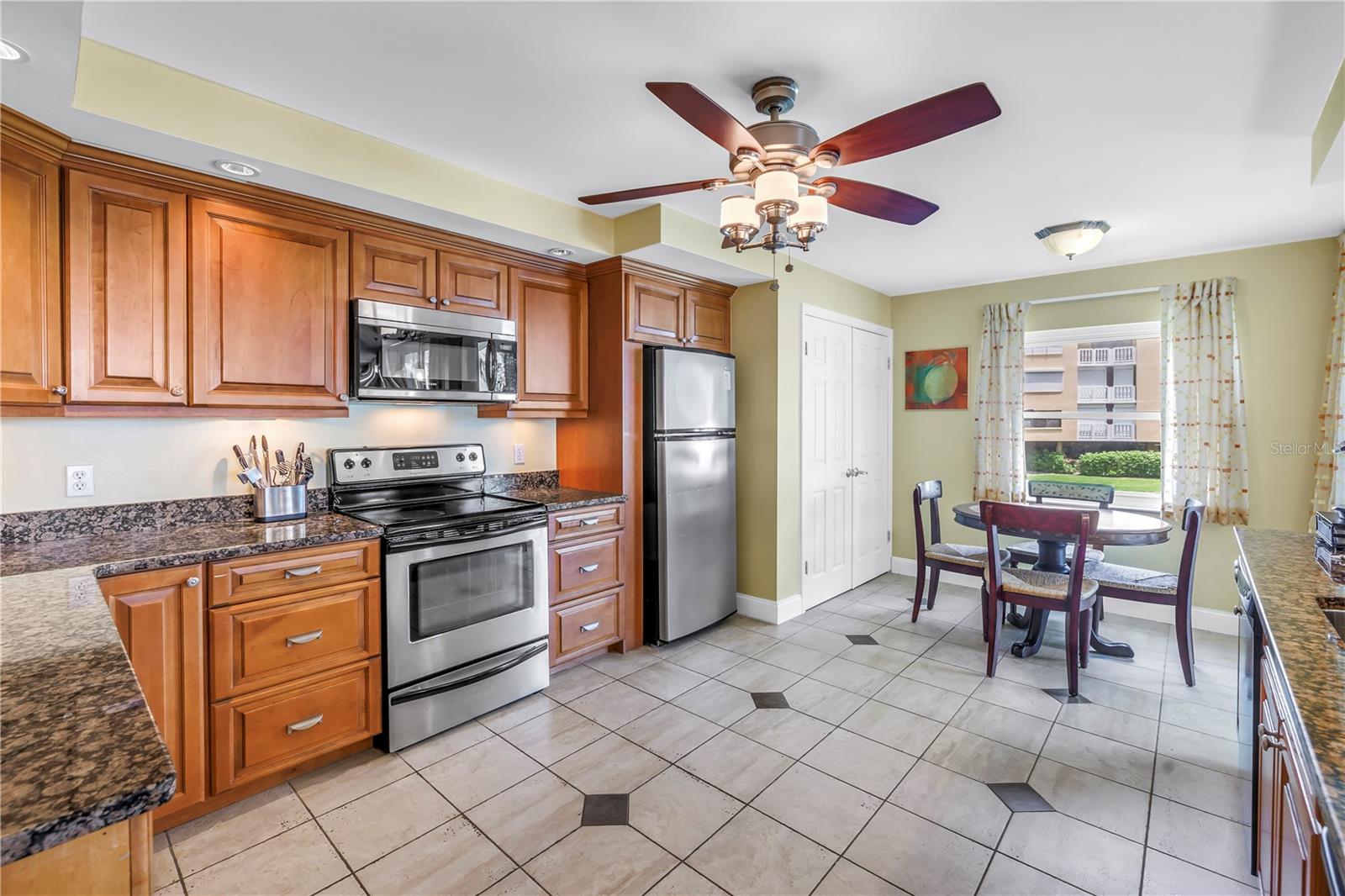 Image 7 of 64 For 6600 Sunset Way  118
