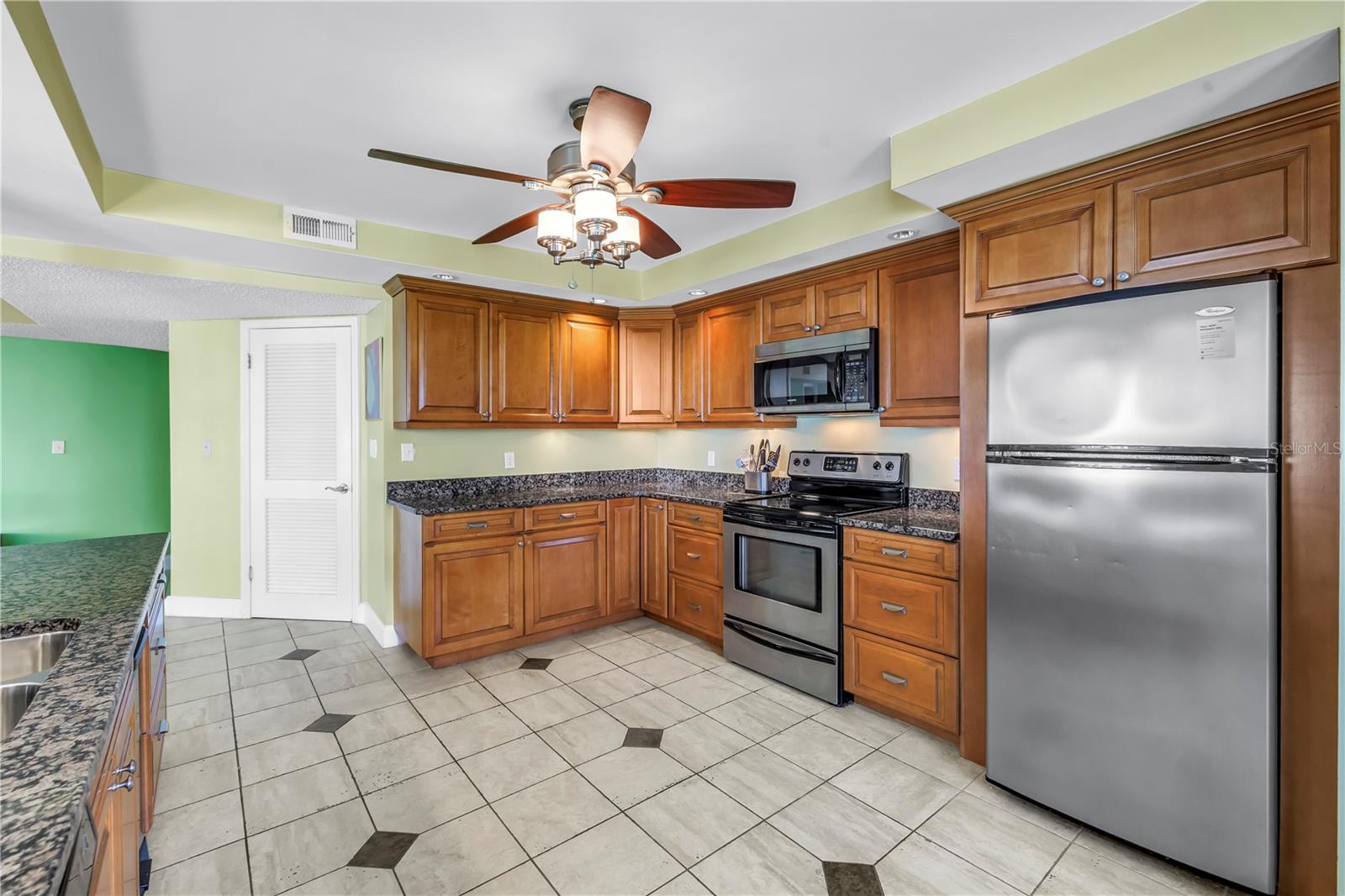 Image 9 of 64 For 6600 Sunset Way  118