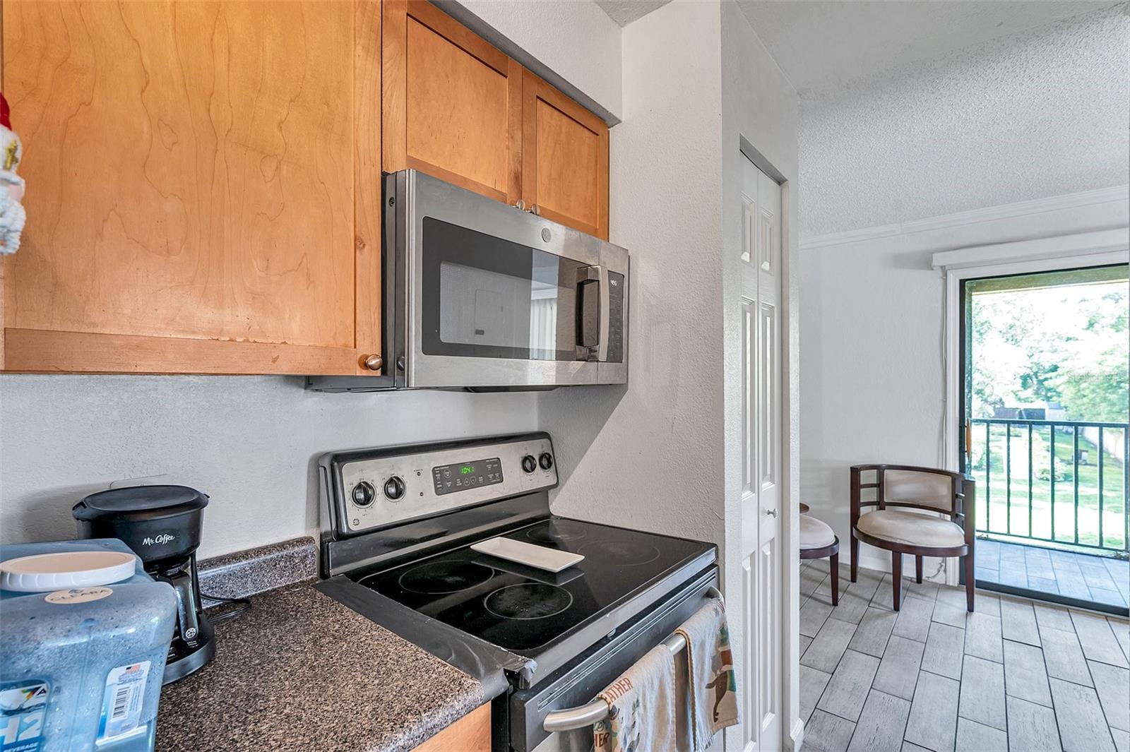 Listing photo id 8 for 10195 Sailwinds Boulevard N 208