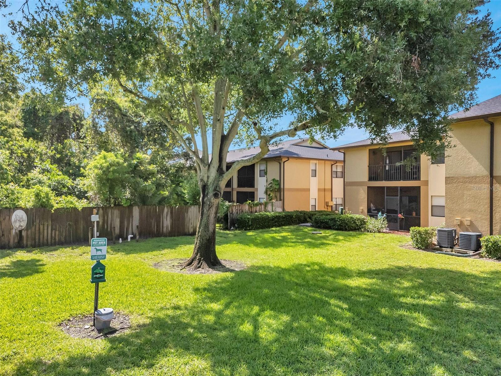 Listing photo id 30 for 10195 Sailwinds Boulevard N 208