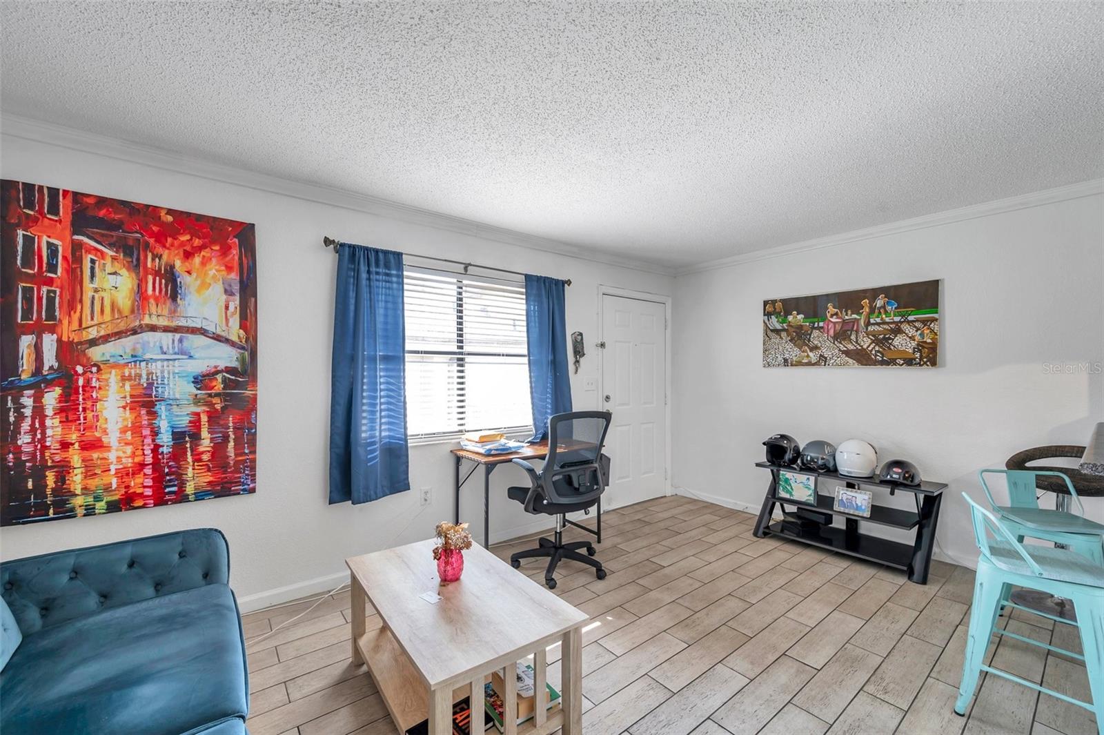 Listing photo id 2 for 10195 Sailwinds Boulevard N 208