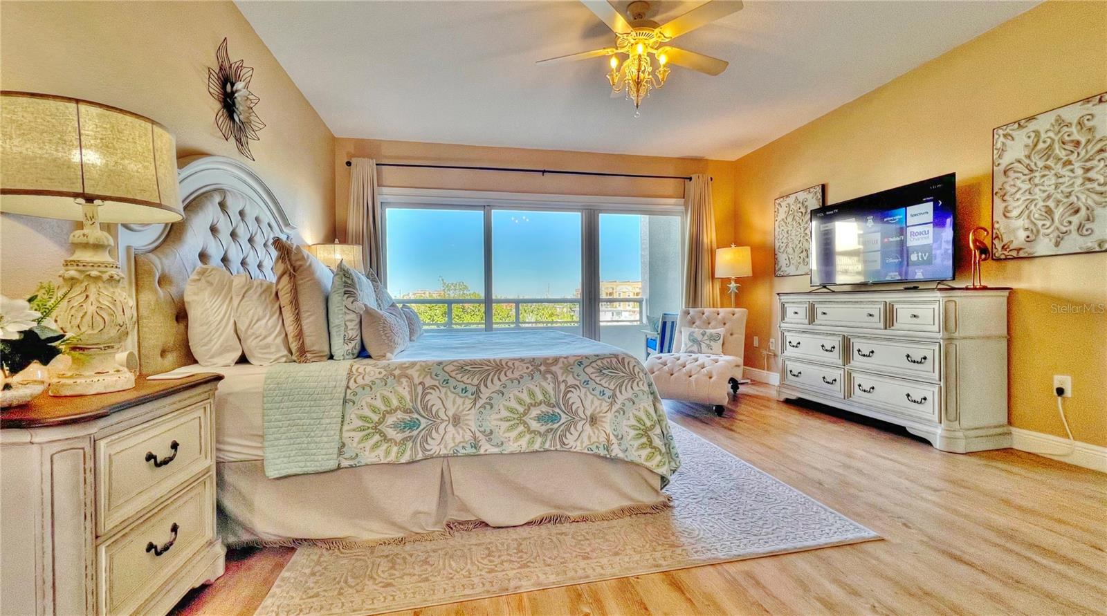 Image 18 of 45 For 100 Bayside Drive 202