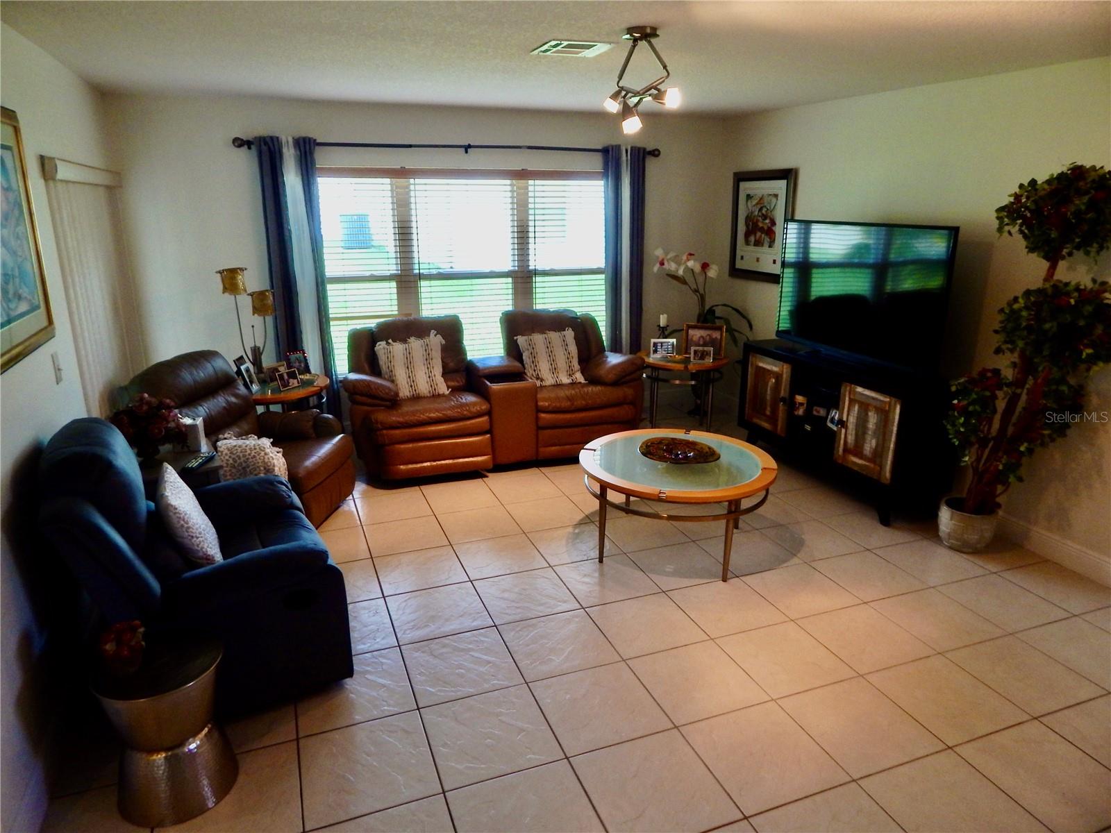 Listing photo id 7 for 29413 Caddyshack Lane