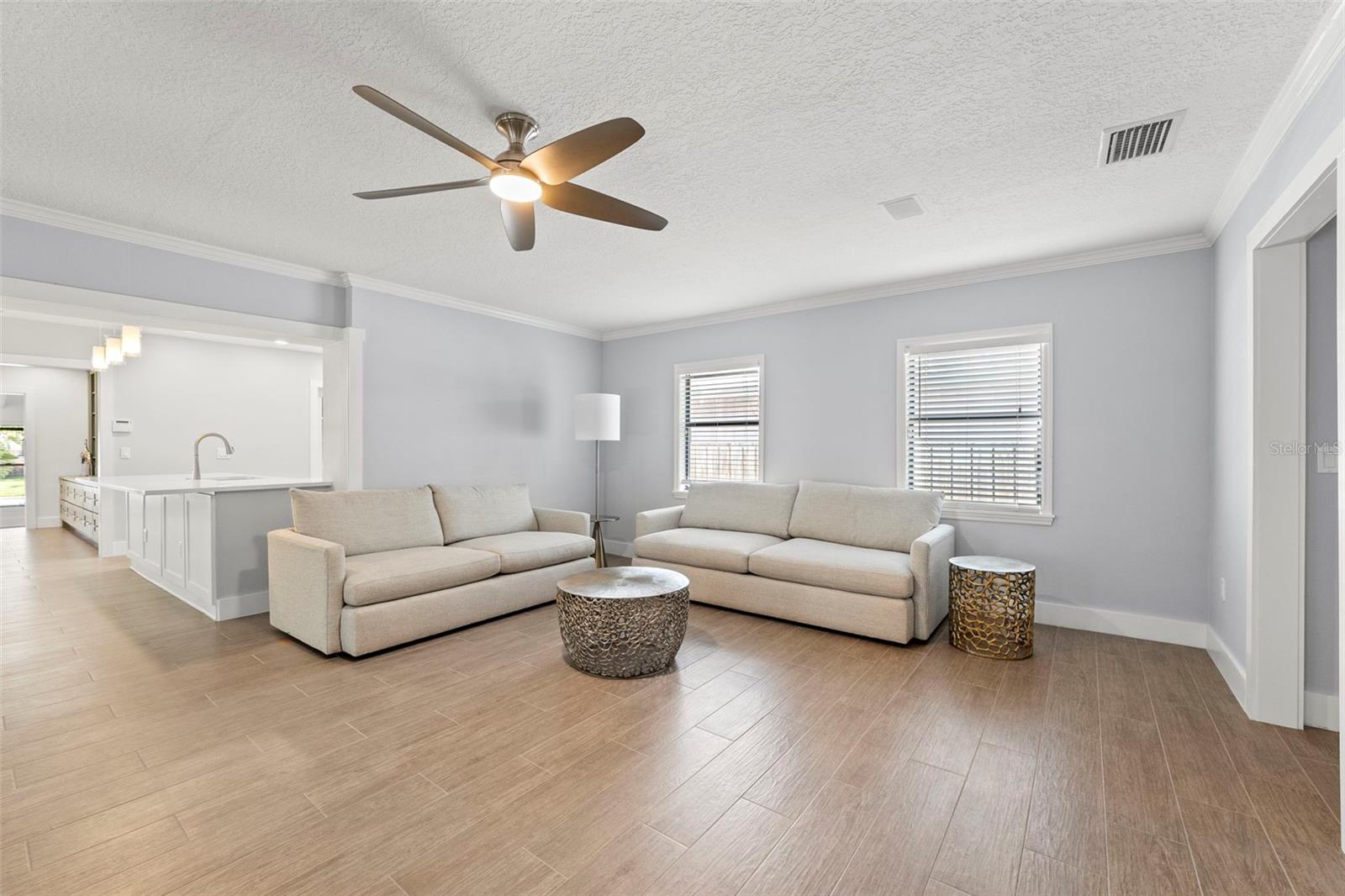Image 15 of 46 For 605 Bosphorous Avenue