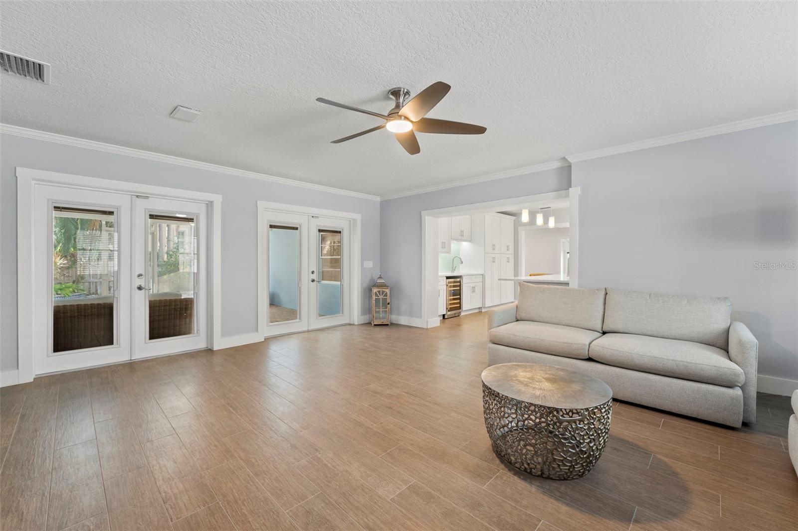 Image 16 of 46 For 605 Bosphorous Avenue