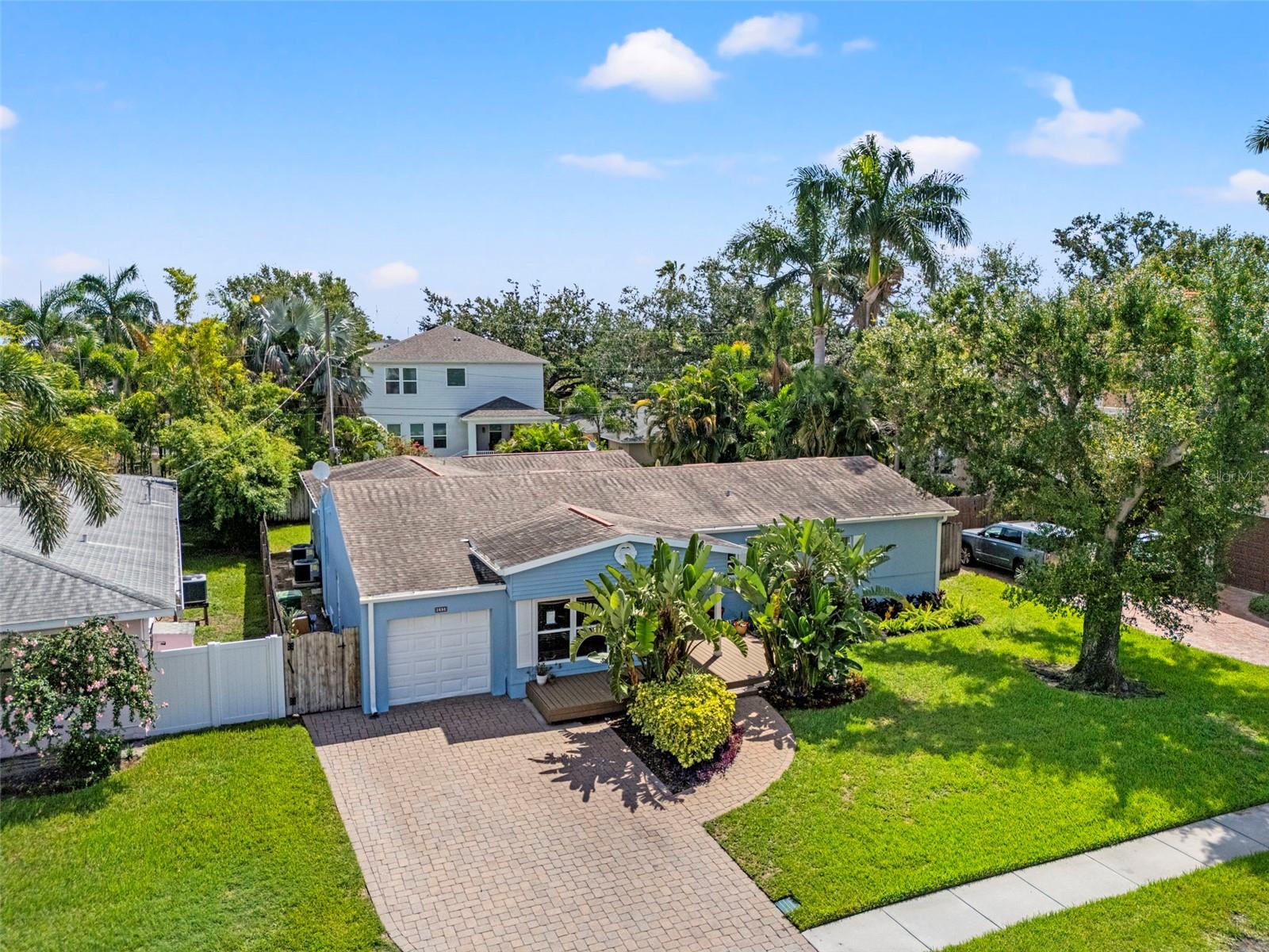 Image 2 of 46 For 605 Bosphorous Avenue