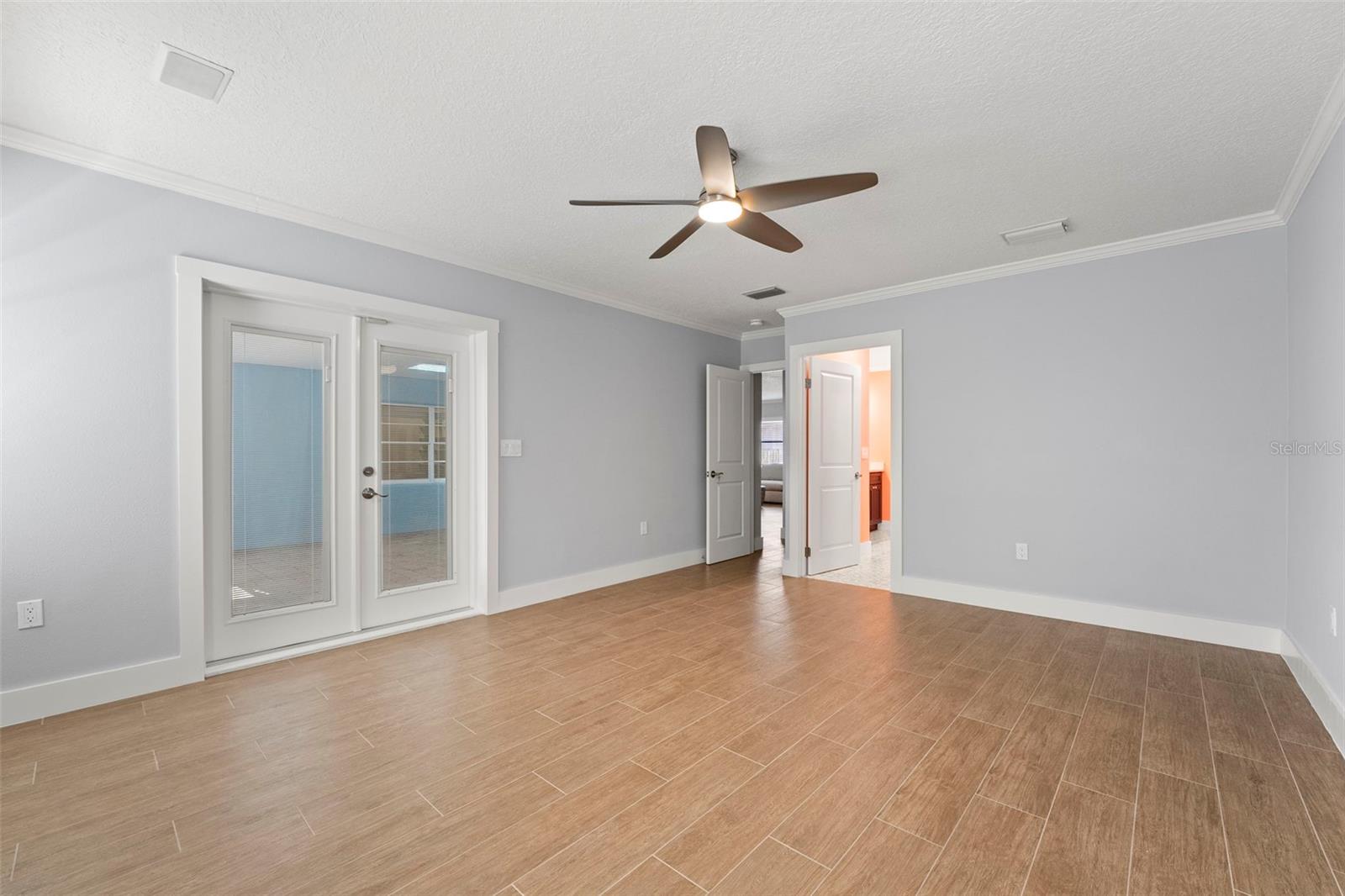 Image 23 of 46 For 605 Bosphorous Avenue