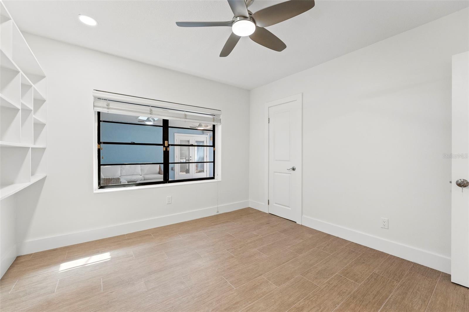 Image 31 of 46 For 605 Bosphorous Avenue