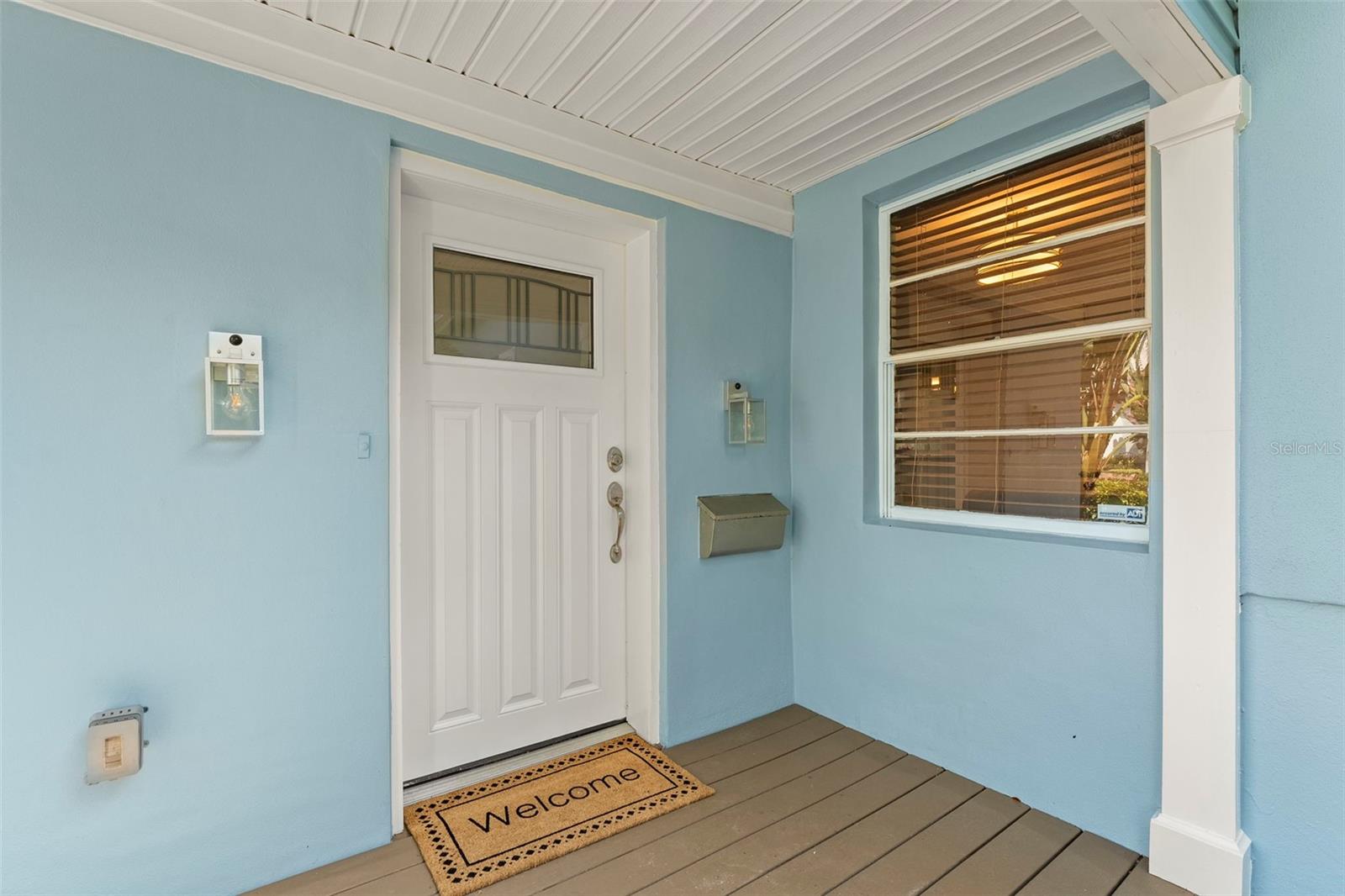 Image 4 of 46 For 605 Bosphorous Avenue