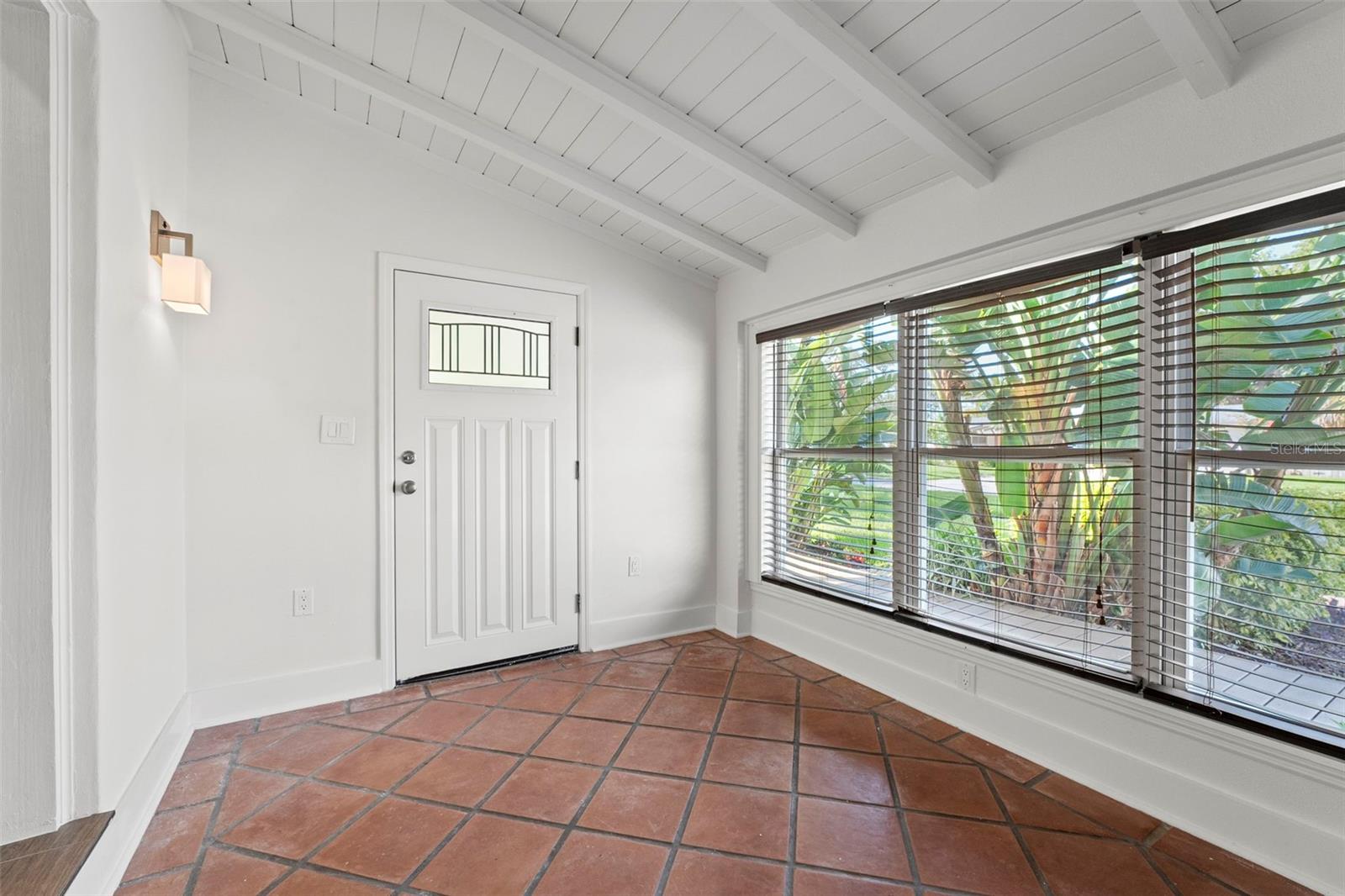 Image 5 of 46 For 605 Bosphorous Avenue
